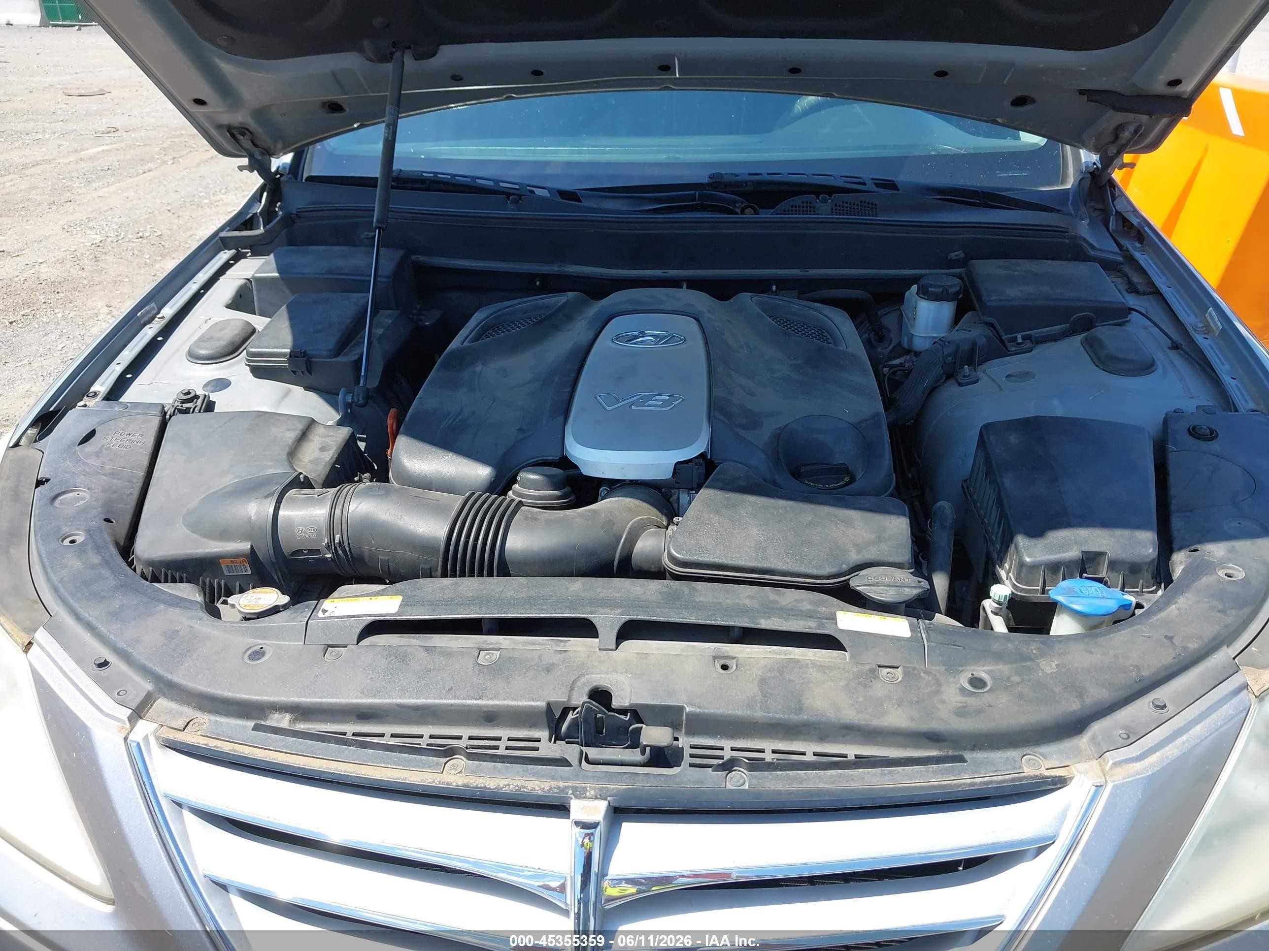 2009 Hyundai Genesis 4.6 Серебряный vin: KMHGC46F29U055298