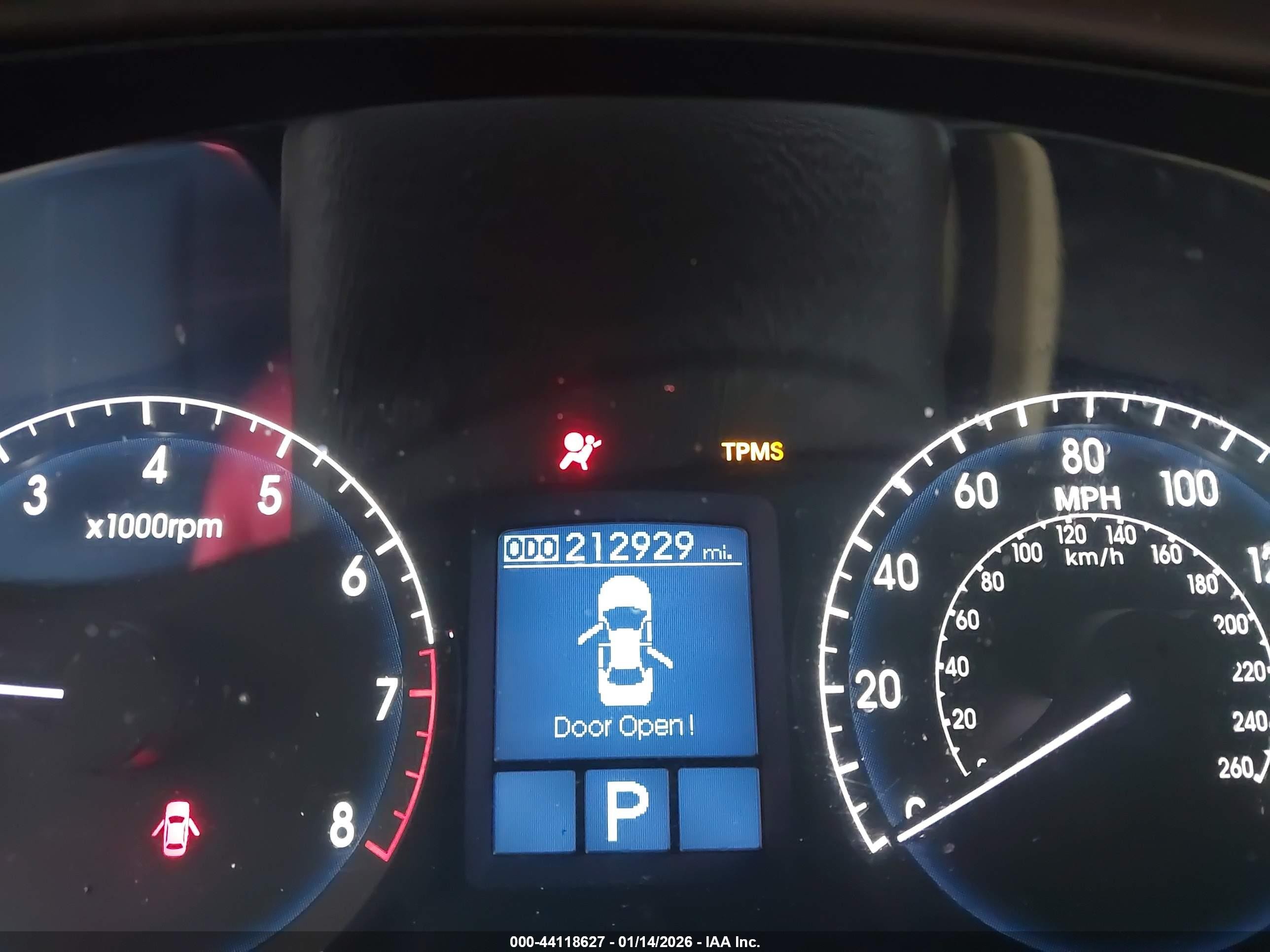 2009 Hyundai Genesis 4.6 Серебряный vin: KMHGC46F49U037935