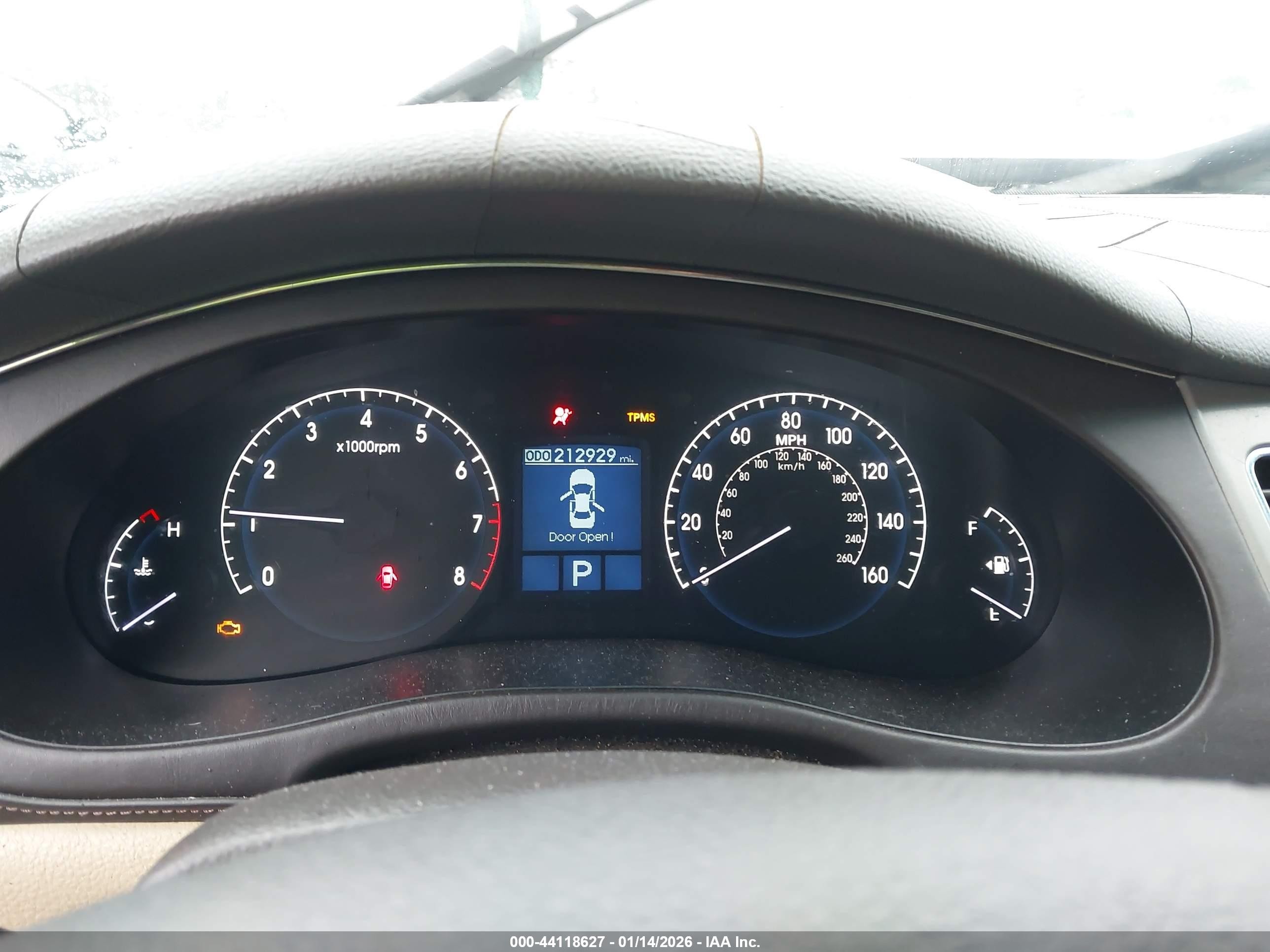 2009 Hyundai Genesis 4.6 Серебряный vin: KMHGC46F49U037935
