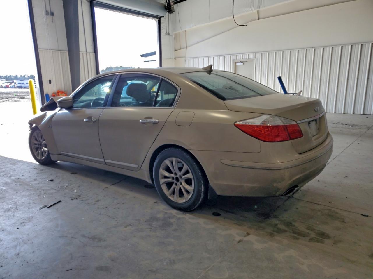 2009 Hyundai Genesis 4.6l Gold vin: KMHGC46F49U069445
