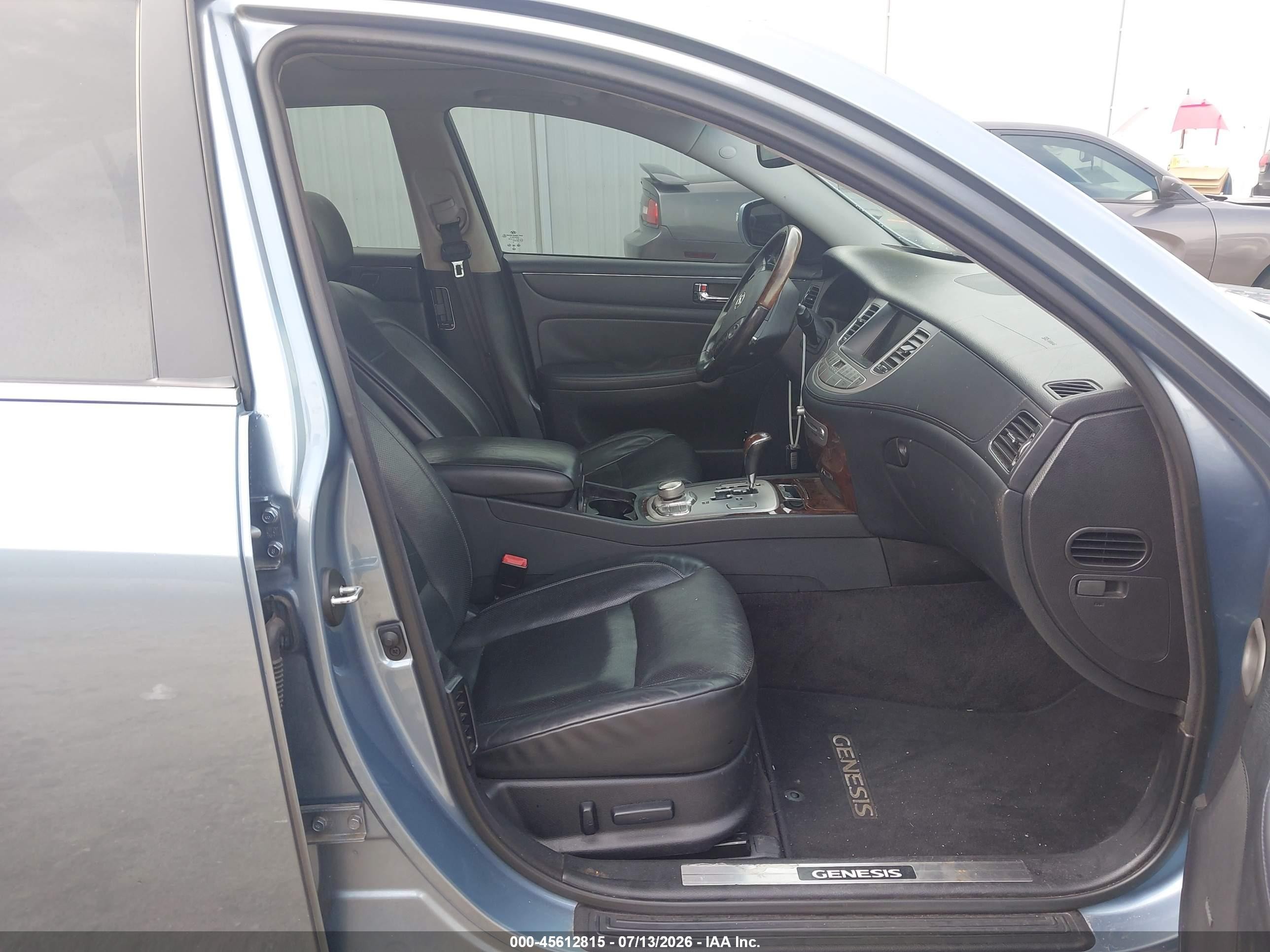 2009 Hyundai Genesis 4.6 Light Blue vin: KMHGC46F59U058521