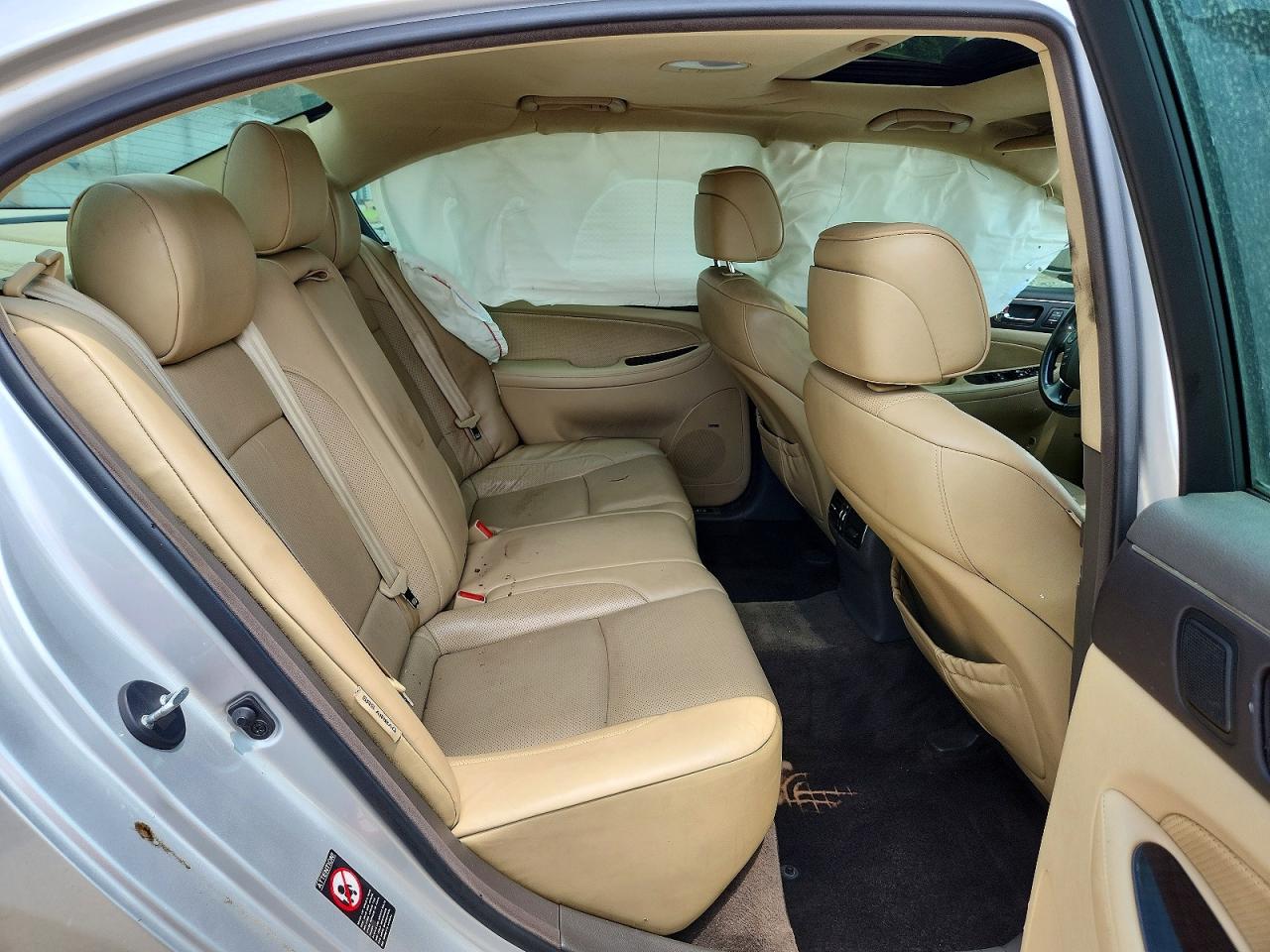 2009 Hyundai Genesis 4.6l Silver vin: KMHGC46F69U047141