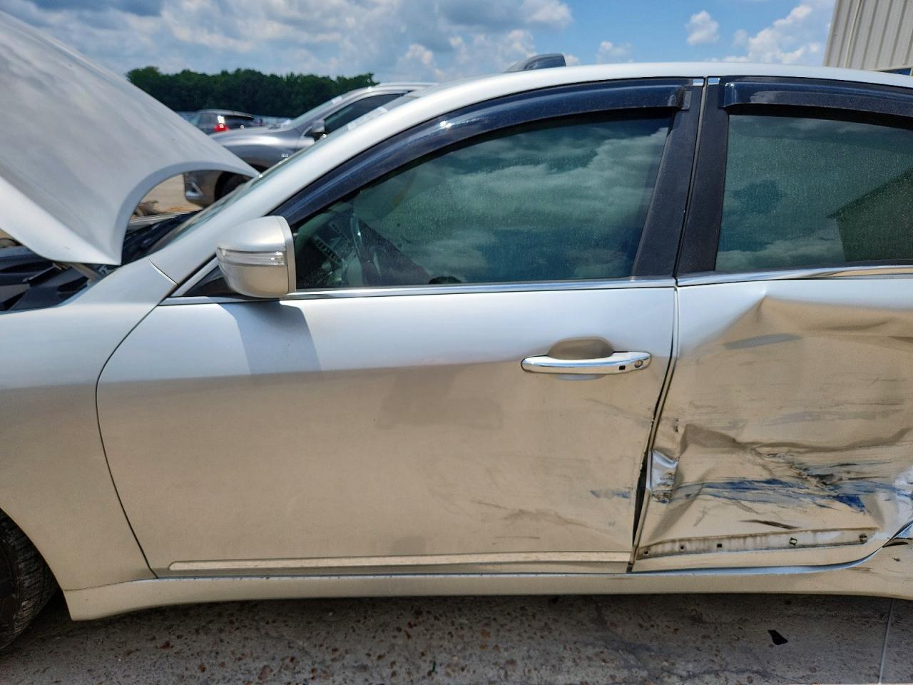 2009 Hyundai Genesis 4.6l Silver vin: KMHGC46F69U047141