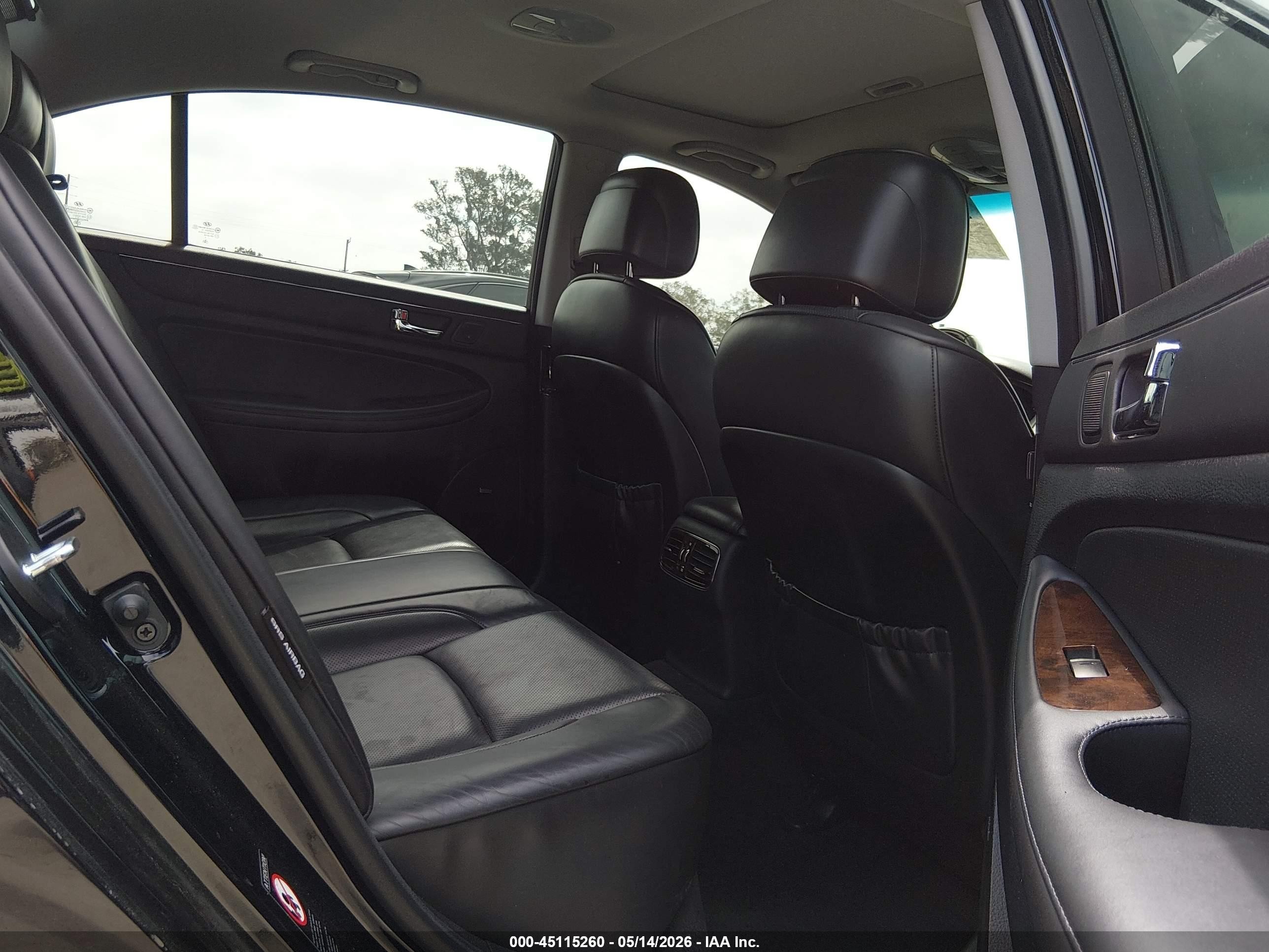 2009 Hyundai Genesis 4.6 Black vin: KMHGC46F79U059430
