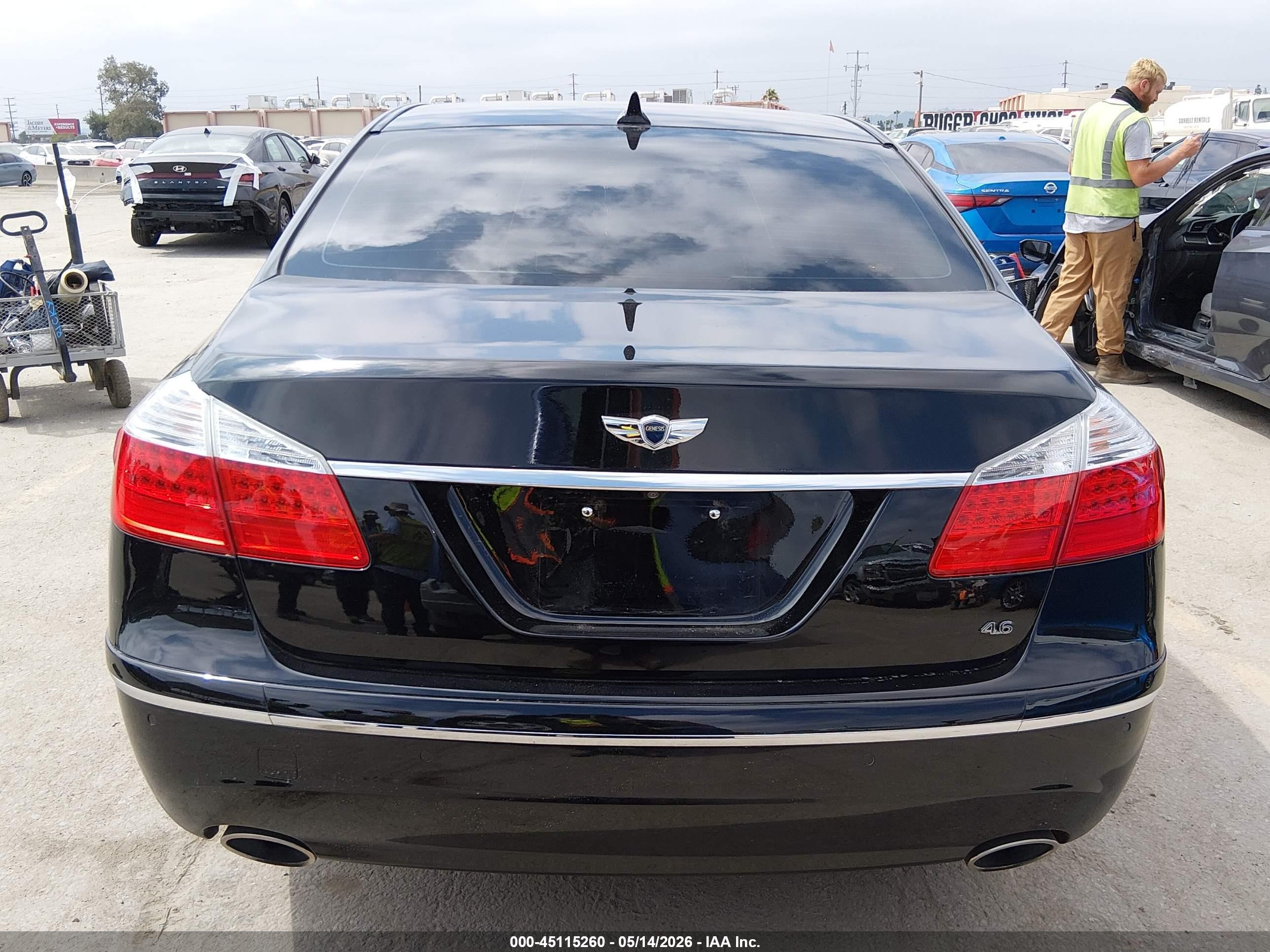 2009 Hyundai Genesis 4.6 Black vin: KMHGC46F79U059430