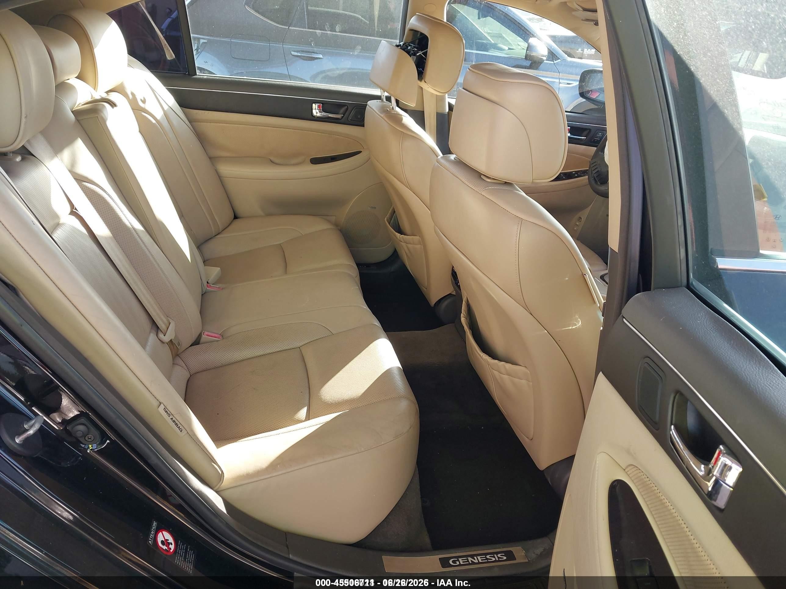 2009 Hyundai Genesis 4.6 Black vin: KMHGC46F89U064992