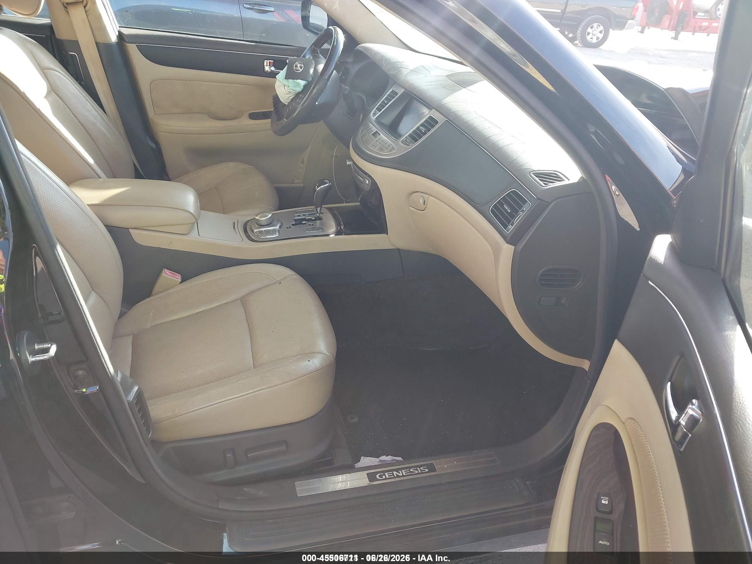2009 Hyundai Genesis 4.6 Black vin: KMHGC46F89U064992