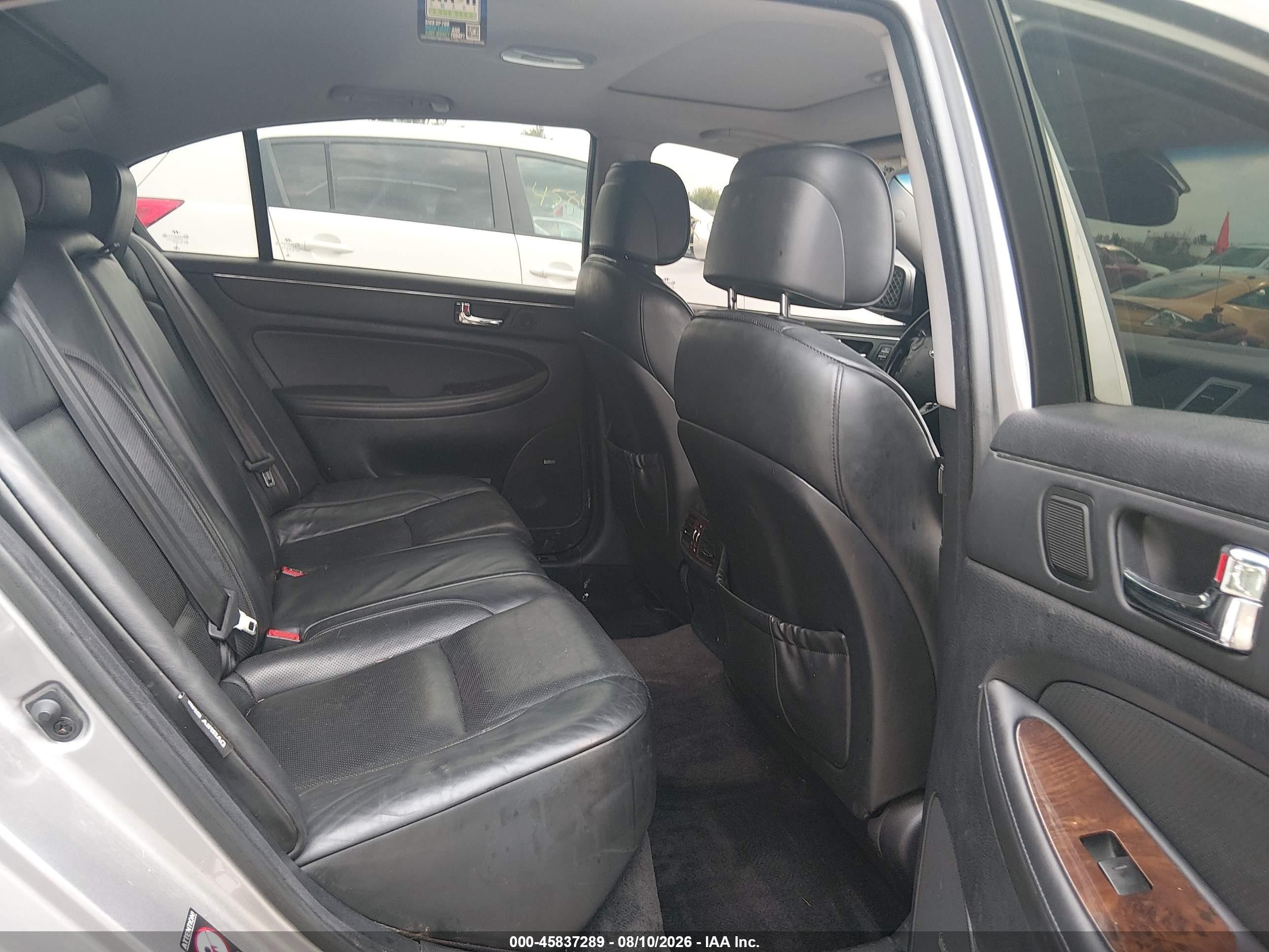 2009 Hyundai Genesis 4.6 Silver vin: KMHGC46F99U058750