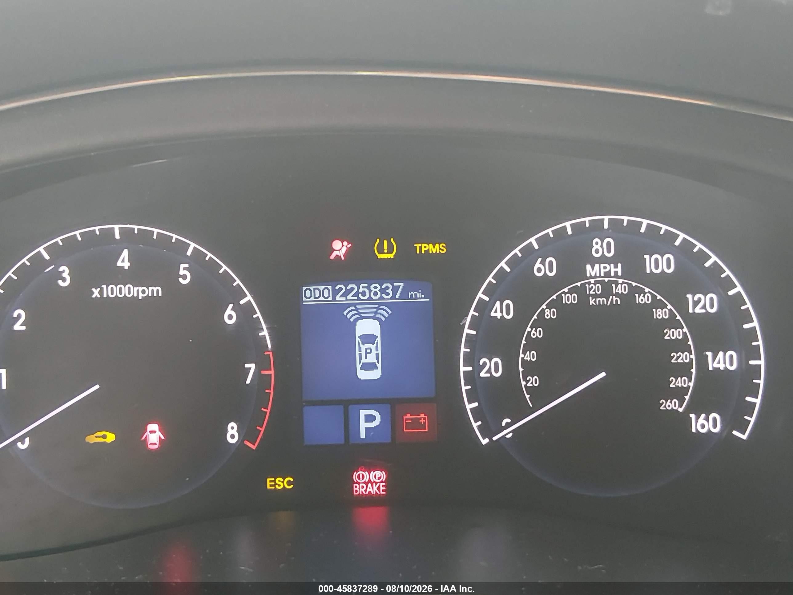 2009 Hyundai Genesis 4.6 Silver vin: KMHGC46F99U058750
