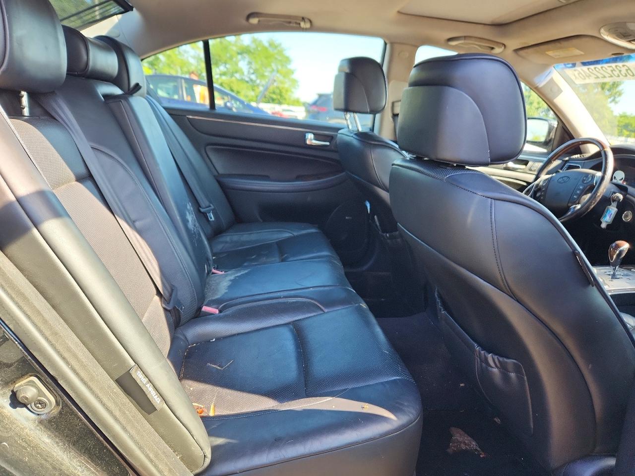 2009 Hyundai Genesis 4.6l Black vin: KMHGC46F99U068176