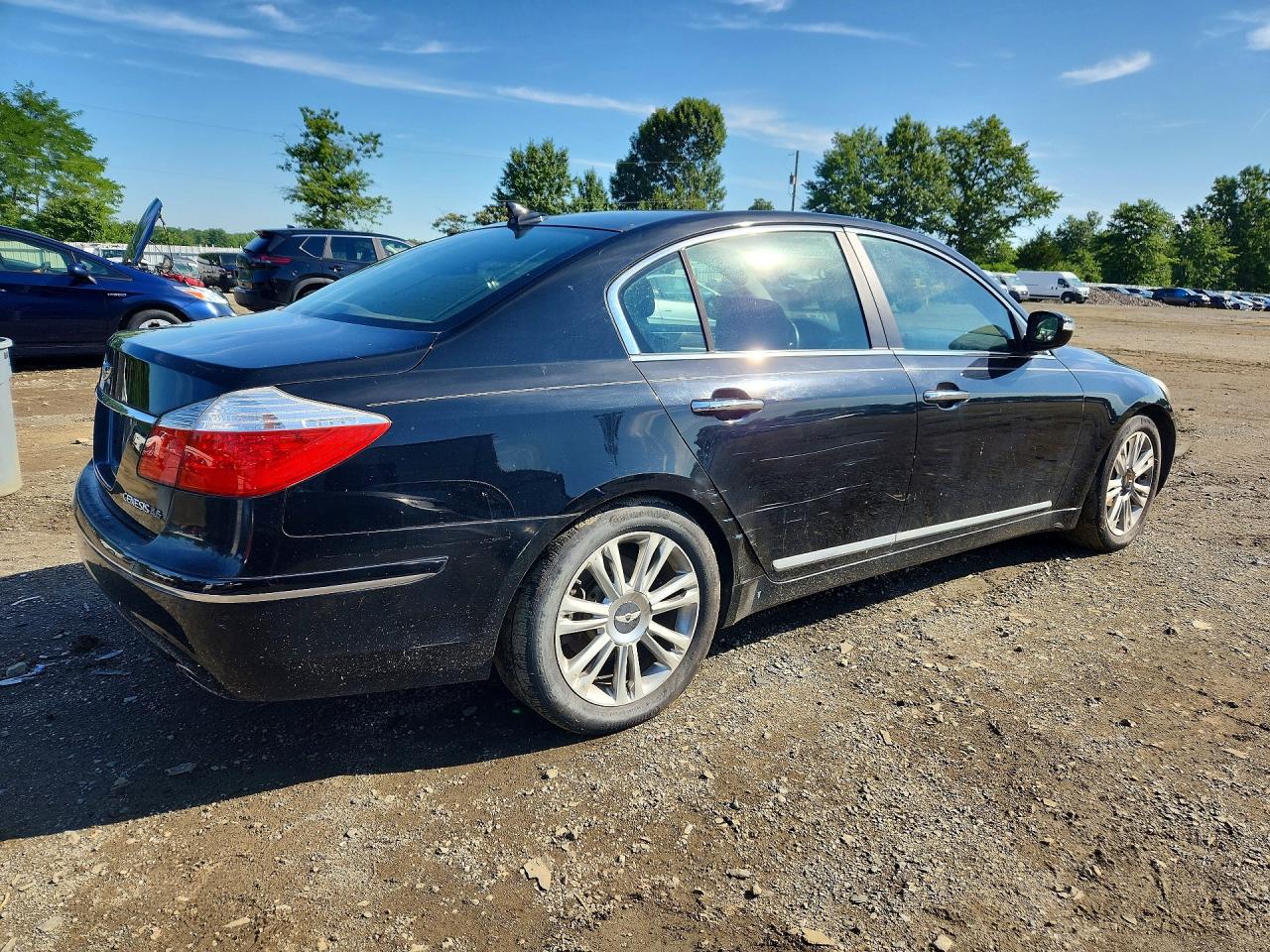 2009 Hyundai Genesis 4.6l Black vin: KMHGC46F99U068176