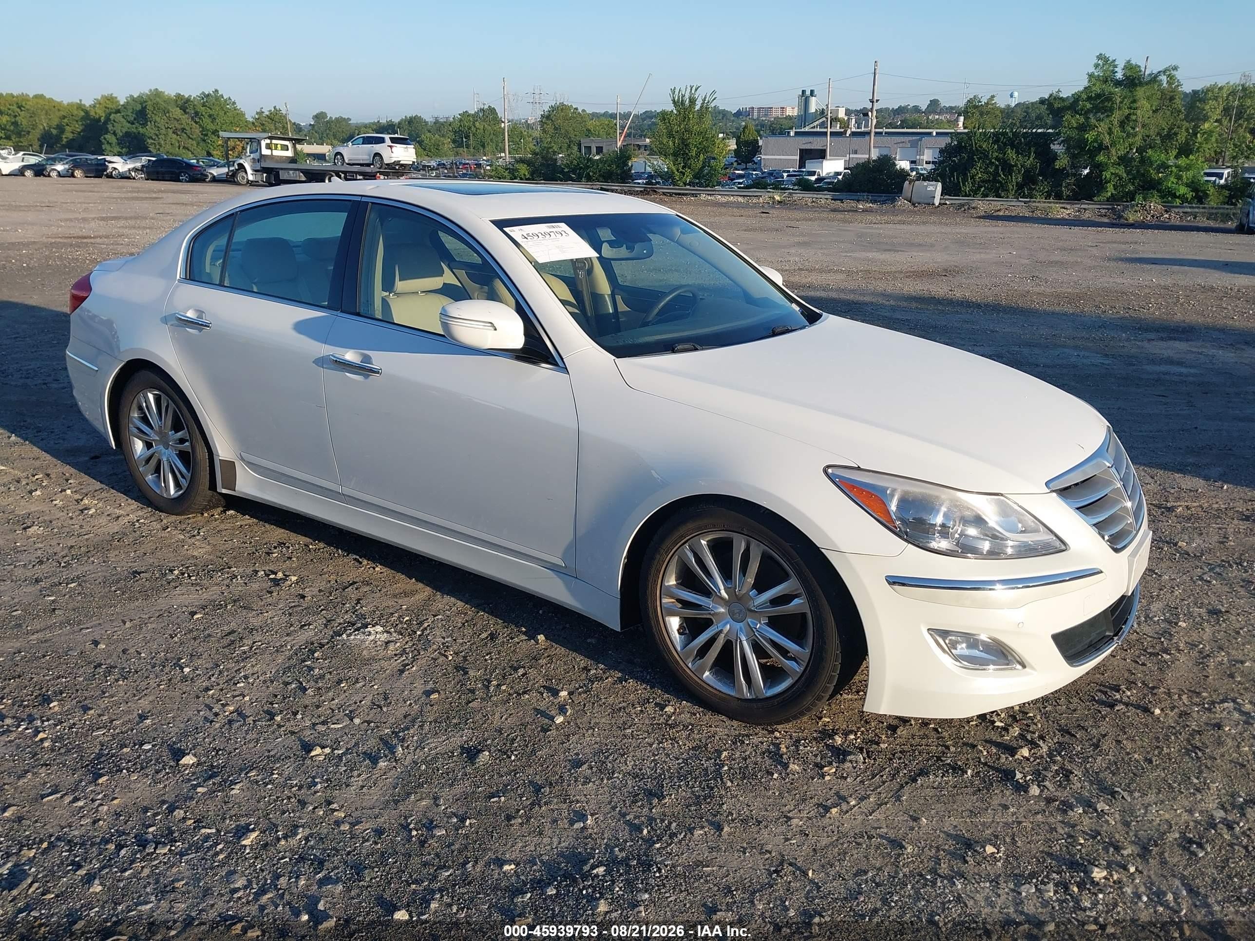 2012 Hyundai Genesis 3.8 White vin: KMHGC4DD0CU171835