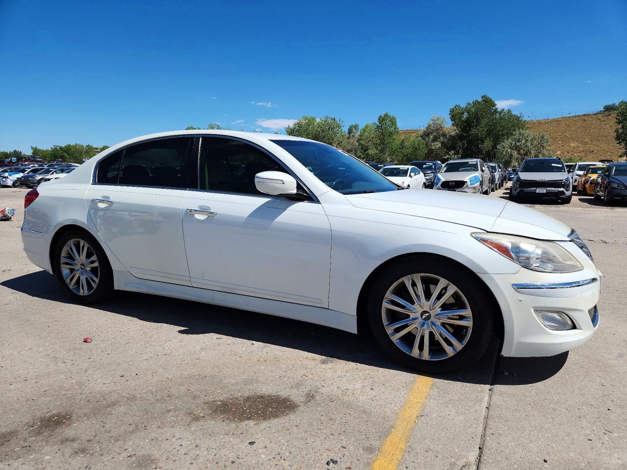 2012 Hyundai Genesis 3.8l White vin: KMHGC4DD0CU177912