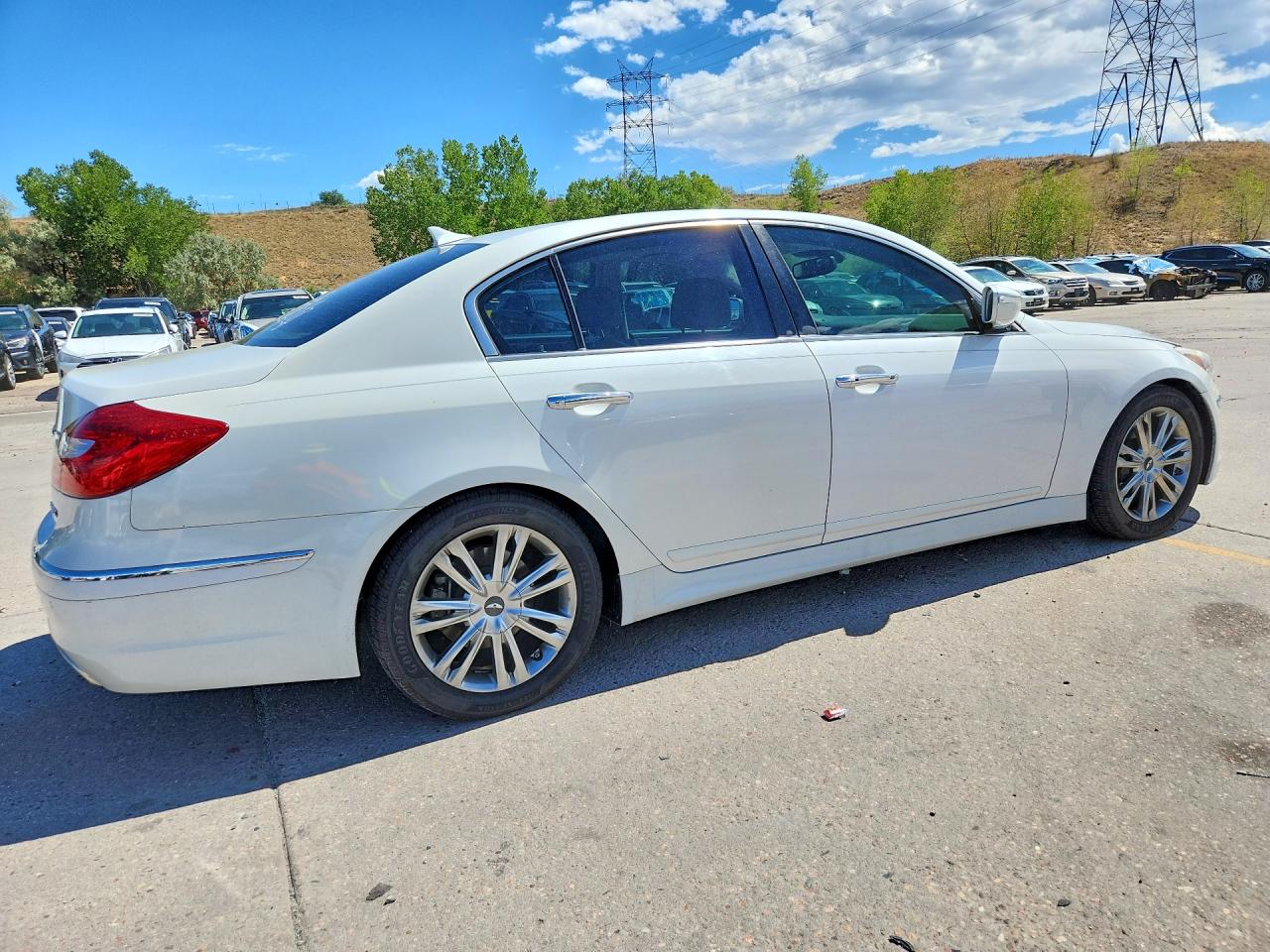2012 Hyundai Genesis 3.8l White vin: KMHGC4DD0CU177912