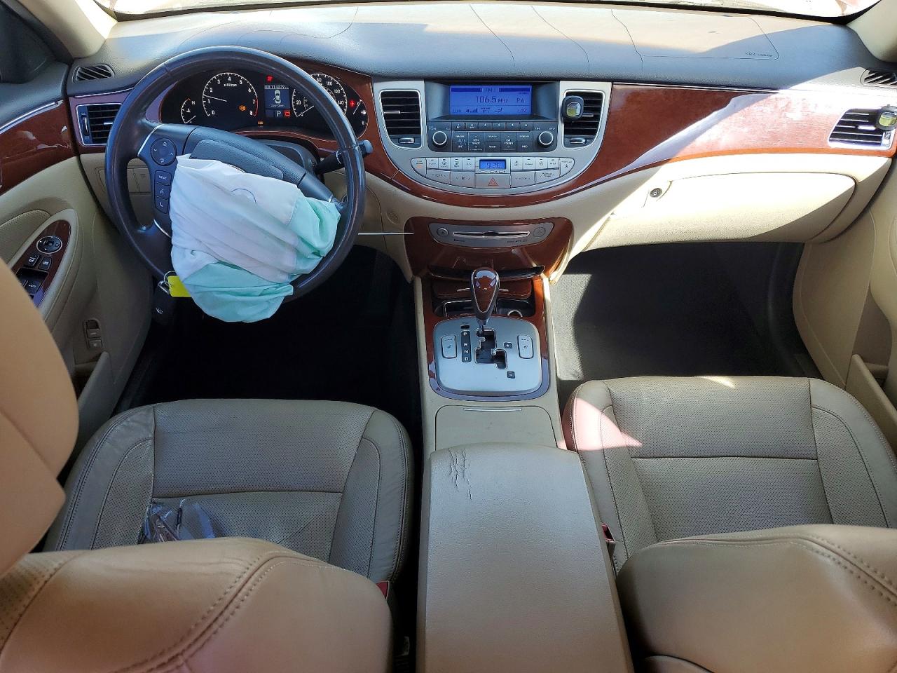 2012 Hyundai Genesis 3.8l Burgundy vin: KMHGC4DD0CU191888