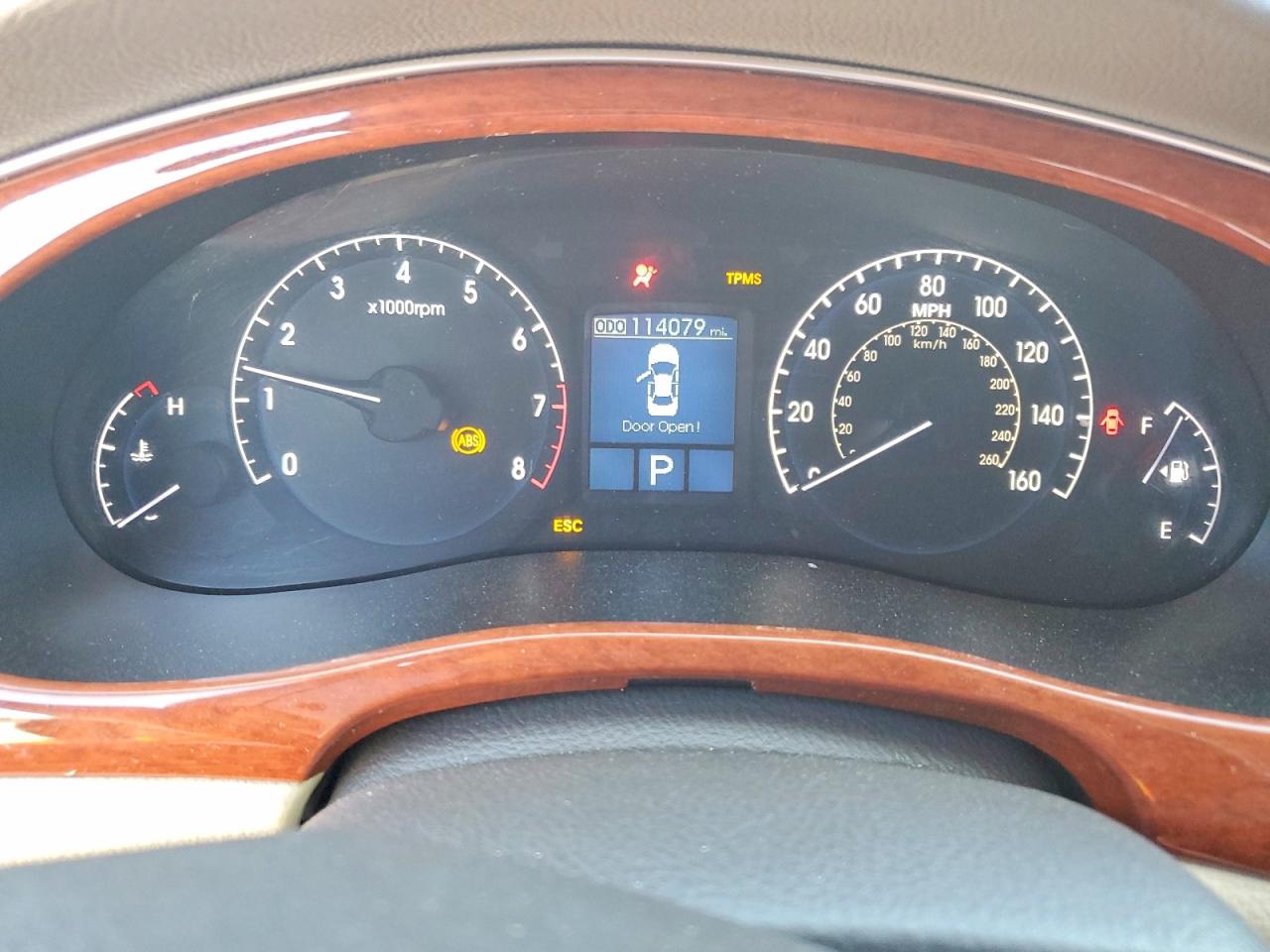 2012 Hyundai Genesis 3.8l Burgundy vin: KMHGC4DD0CU191888