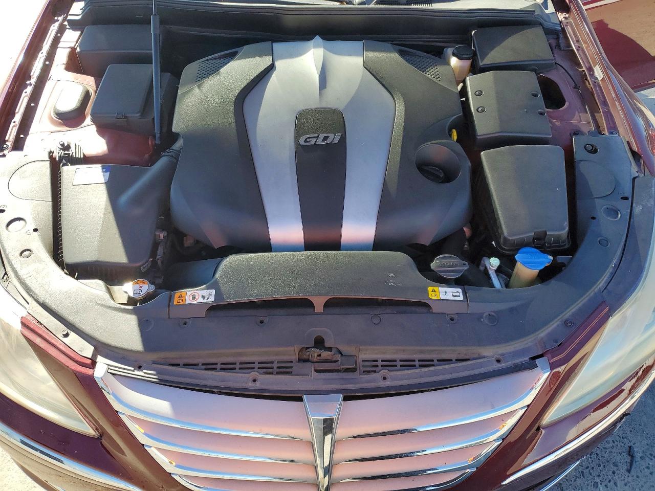 2012 Hyundai Genesis 3.8l Burgundy vin: KMHGC4DD0CU191888