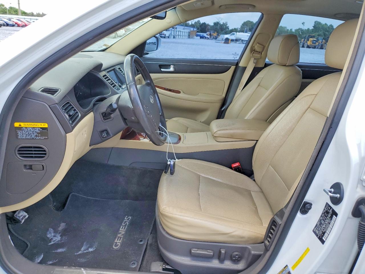 2012 Hyundai Genesis 3.8l White vin: KMHGC4DD0CU196721