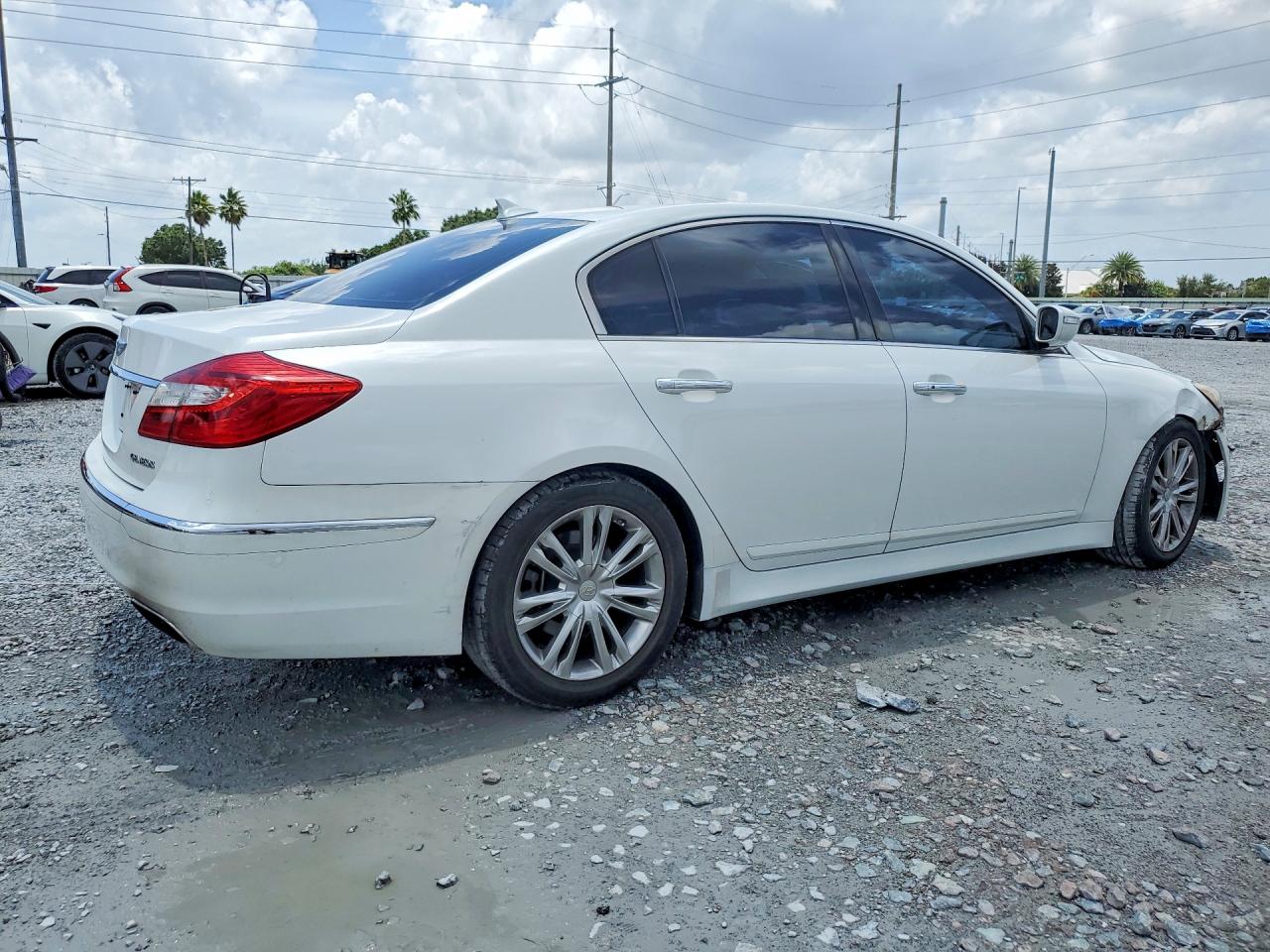 2012 Hyundai Genesis 3.8l White vin: KMHGC4DD0CU196721