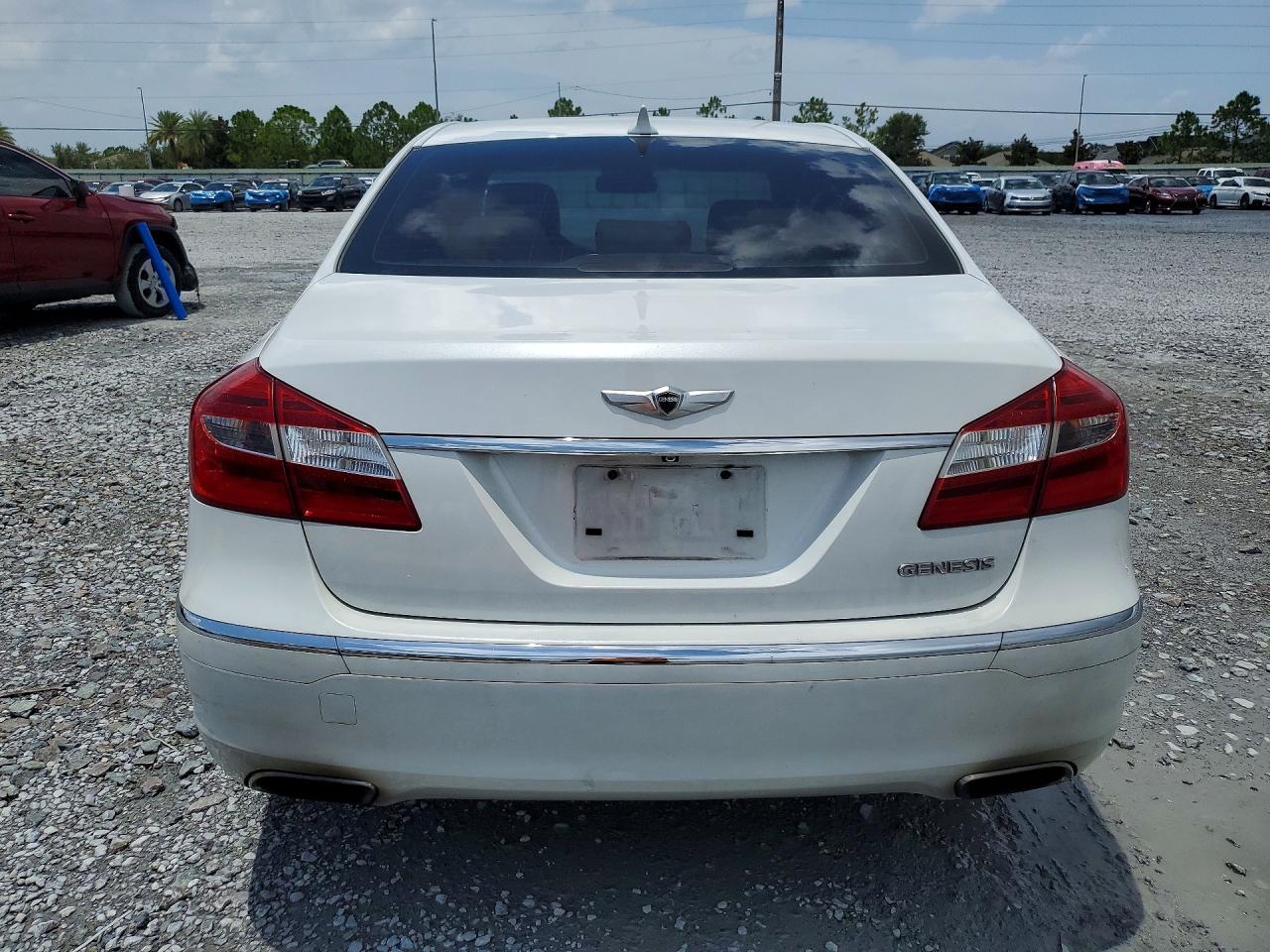 2012 Hyundai Genesis 3.8l White vin: KMHGC4DD0CU196721