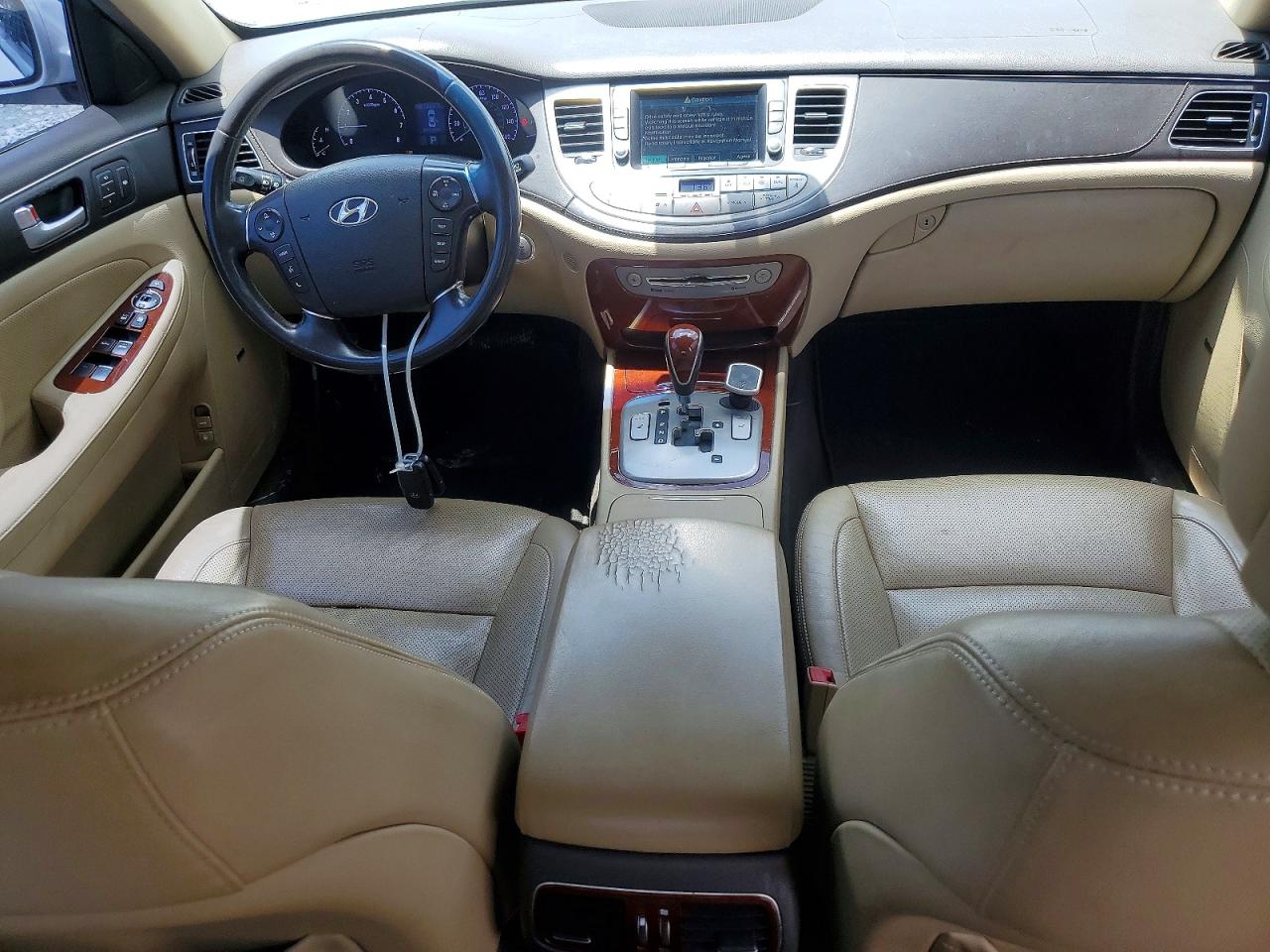 2012 Hyundai Genesis 3.8l White vin: KMHGC4DD0CU196721