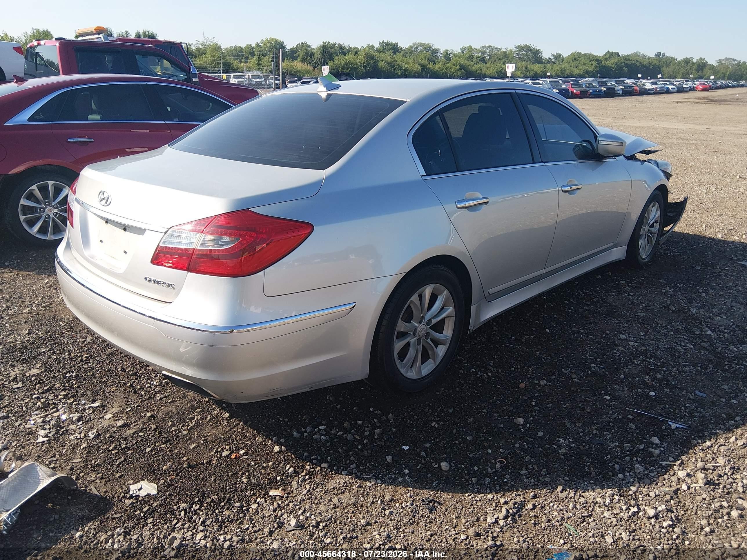 2012 Hyundai Genesis 3.8 Silver vin: KMHGC4DD0CU198033