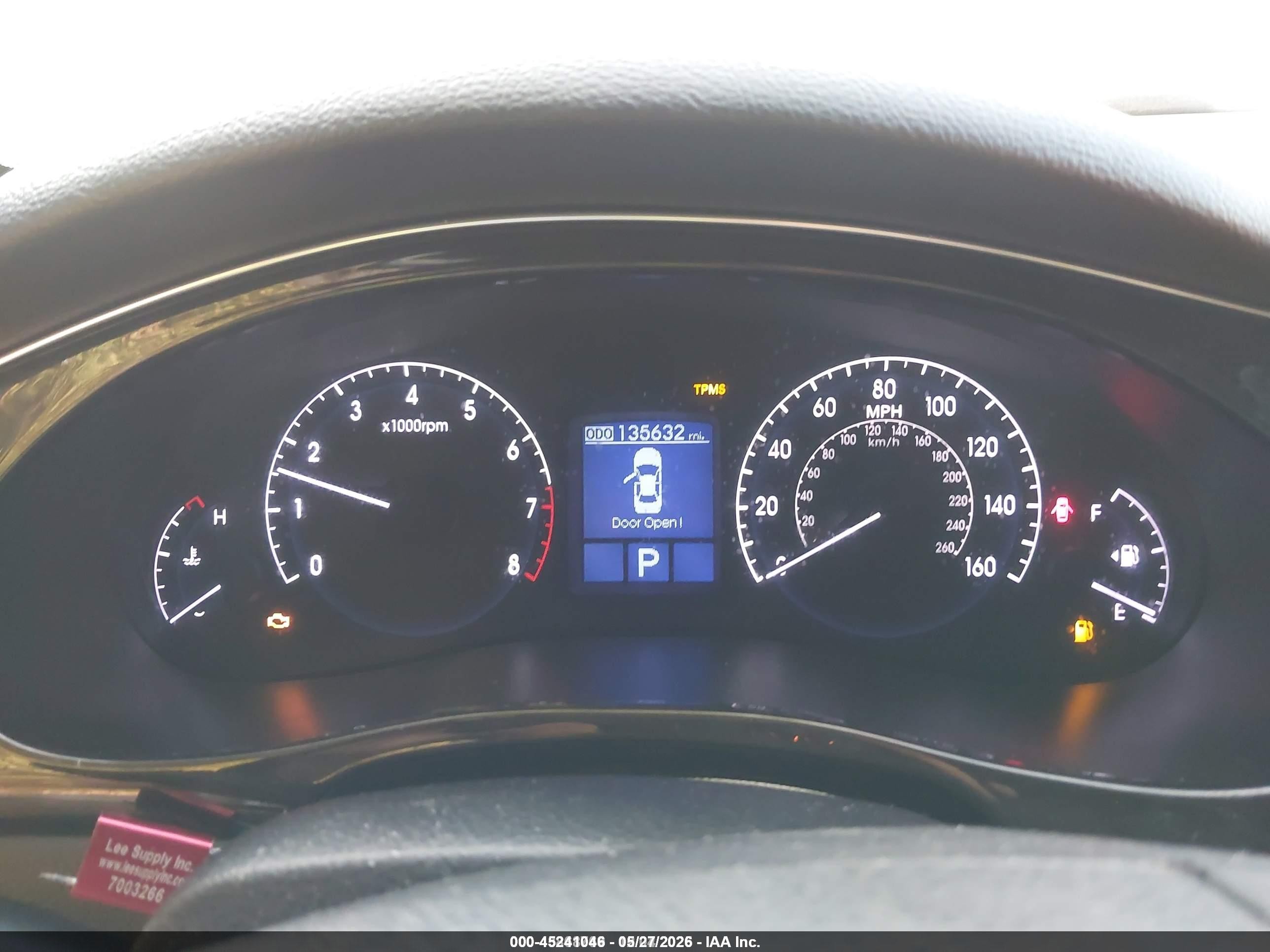 2013 Hyundai Genesis 3.8 Серебряный vin: KMHGC4DD0DU212773