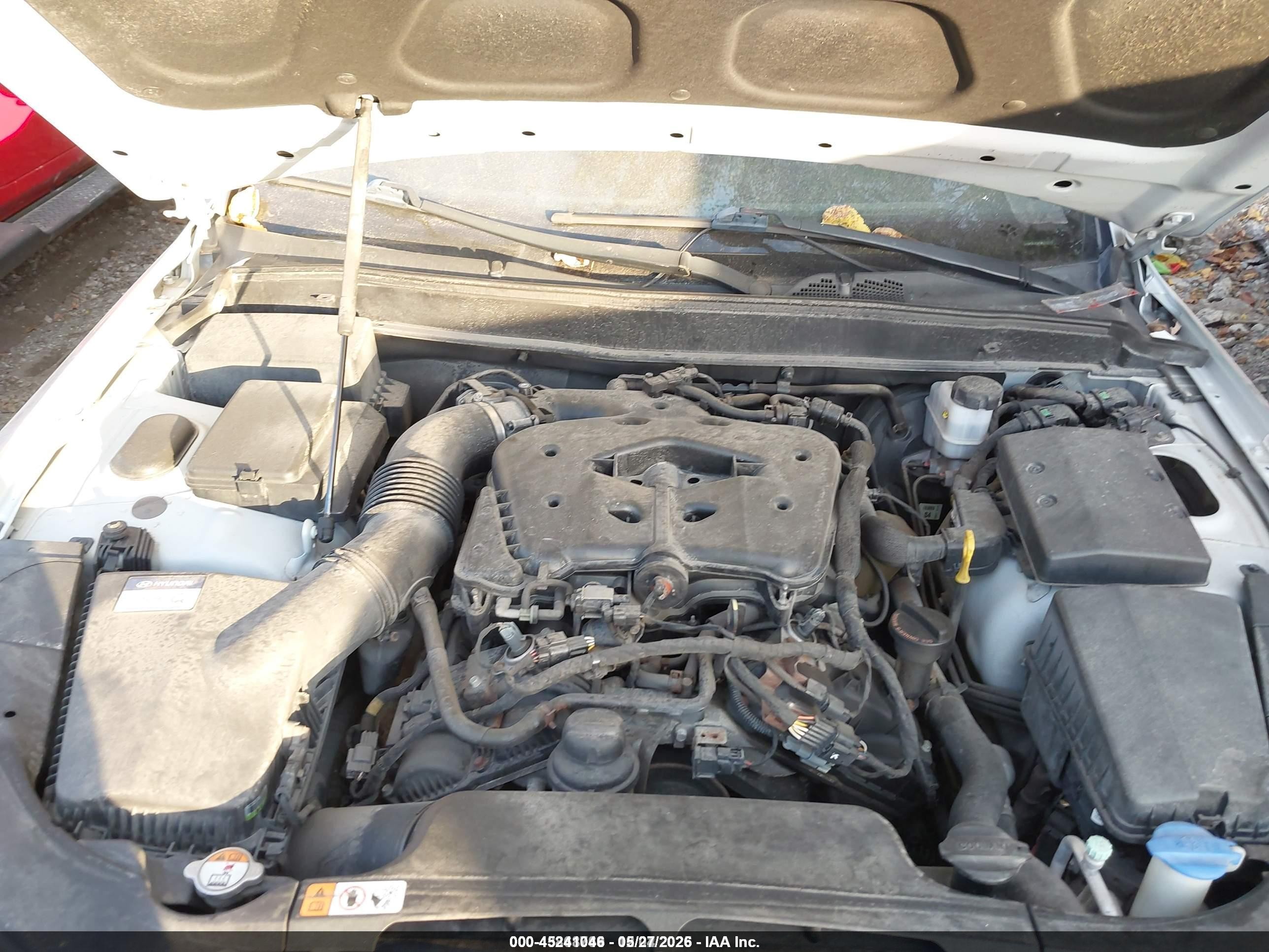 2013 Hyundai Genesis 3.8 Серебряный vin: KMHGC4DD0DU212773