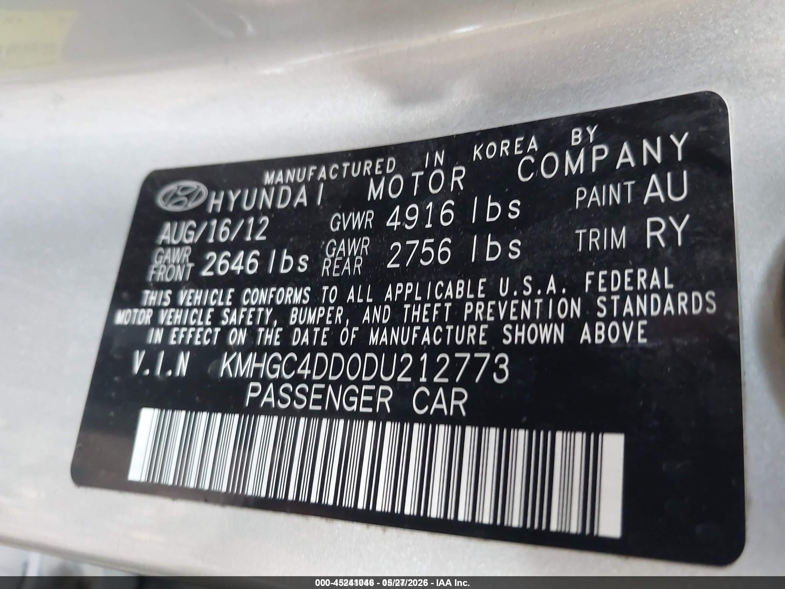 2013 Hyundai Genesis 3.8 Серебряный vin: KMHGC4DD0DU212773