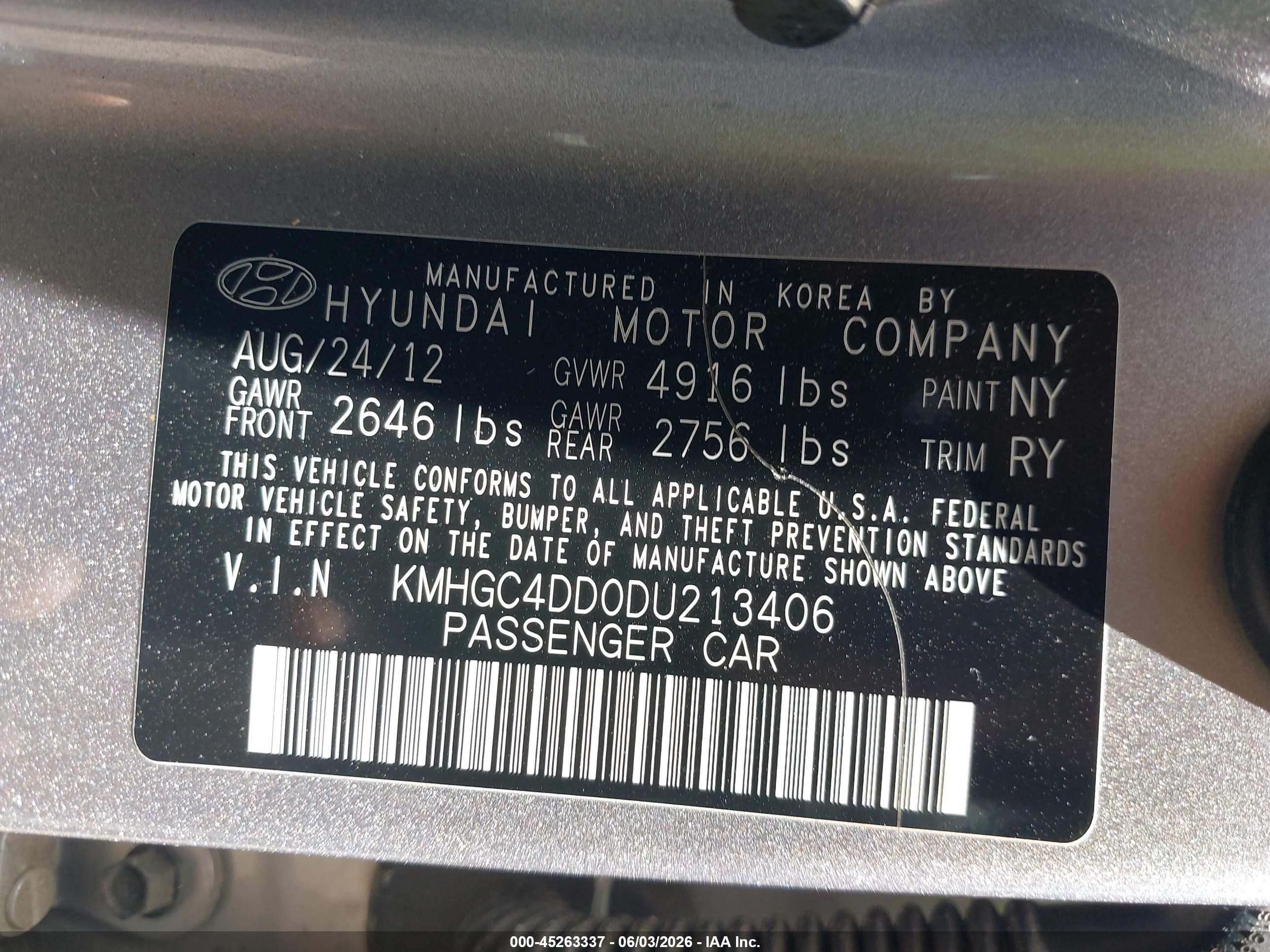 2013 Hyundai Genesis 3.8 Silver vin: KMHGC4DD0DU213406