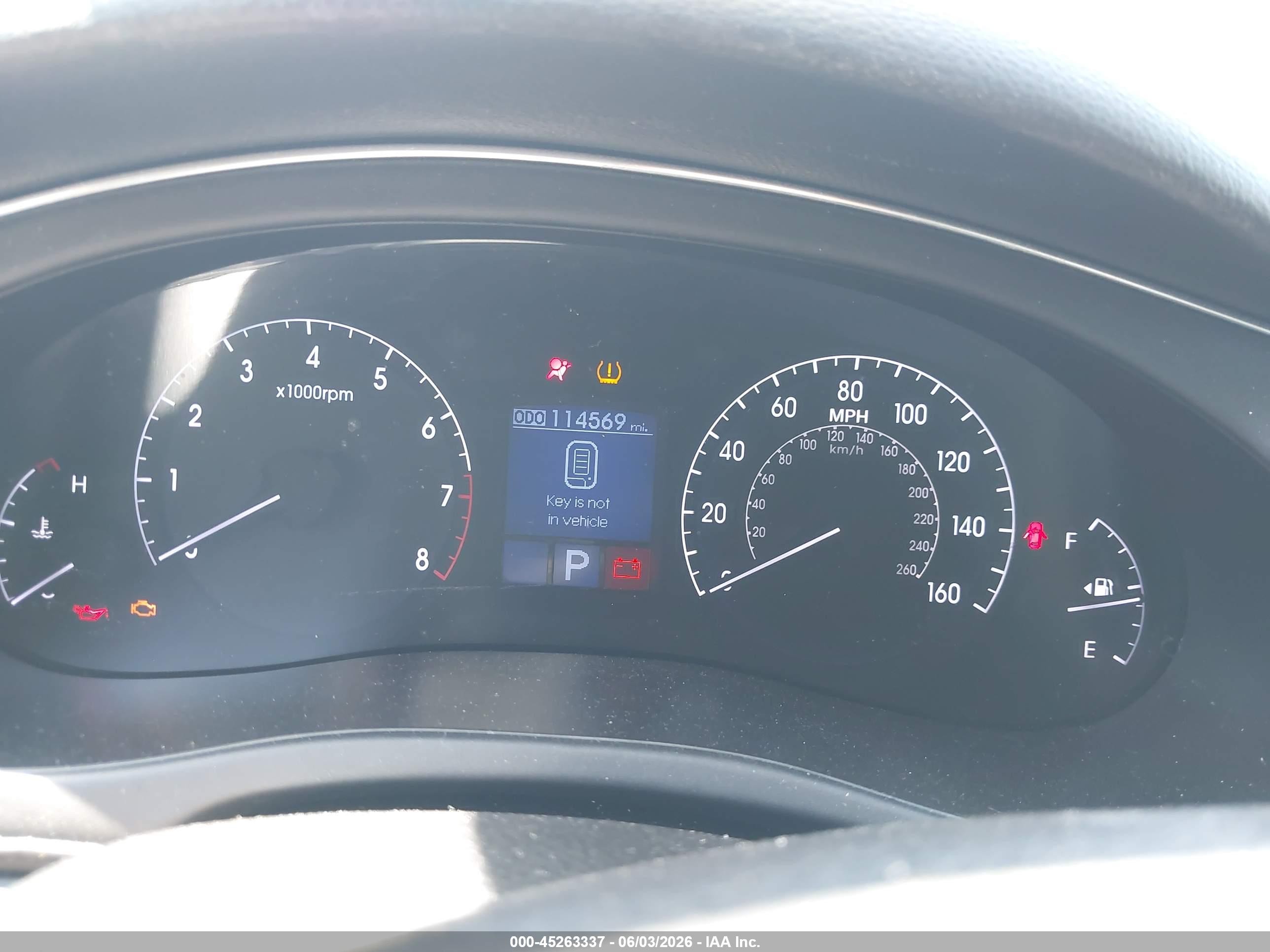 2013 Hyundai Genesis 3.8 Silver vin: KMHGC4DD0DU213406