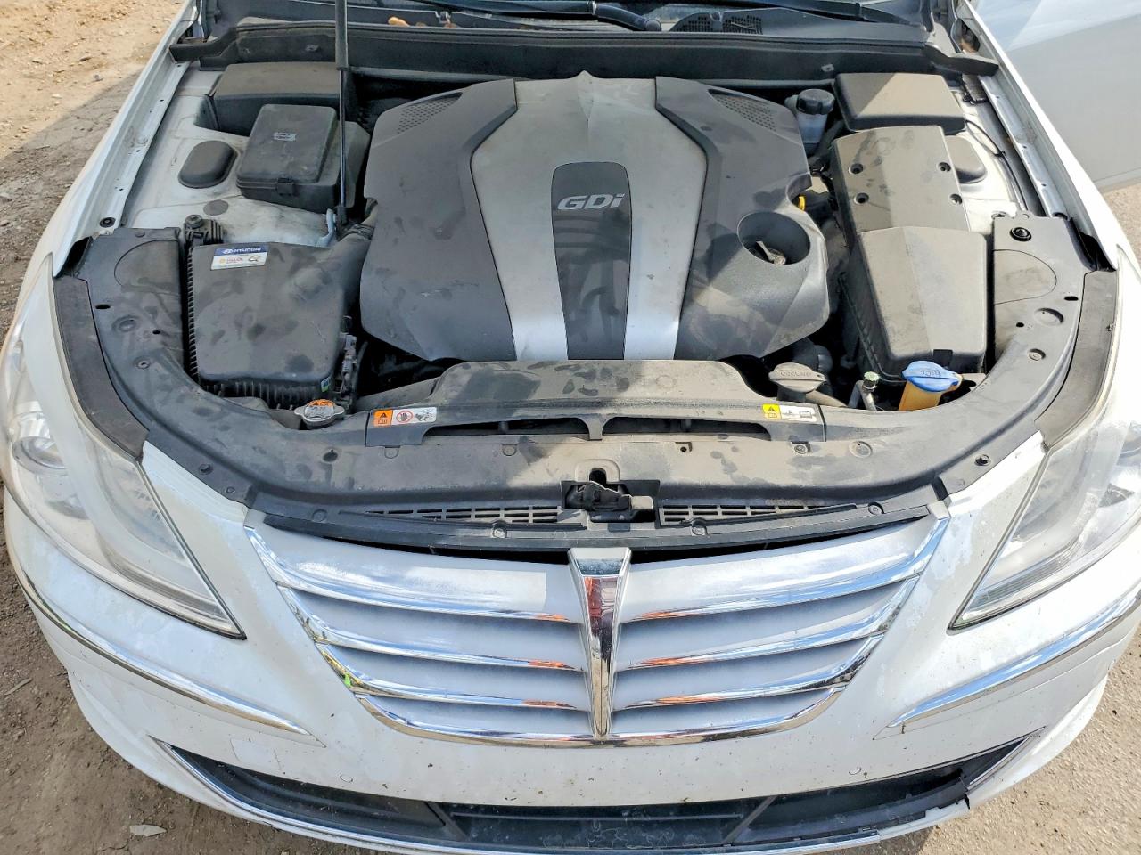 2013 Hyundai Genesis 3.8l White vin: KMHGC4DD0DU221196