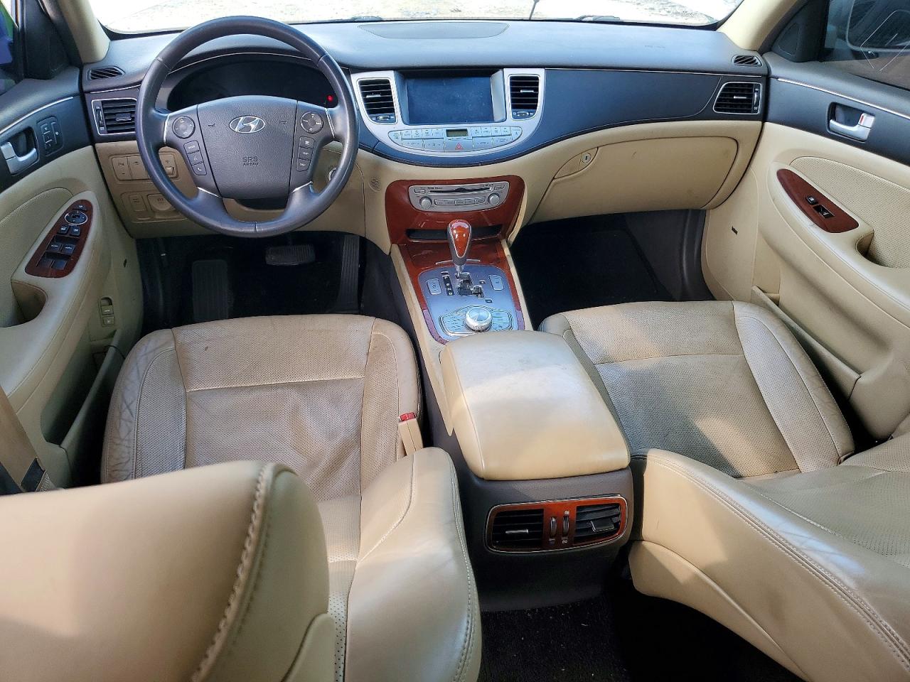 2013 Hyundai Genesis 3.8l White vin: KMHGC4DD0DU221196
