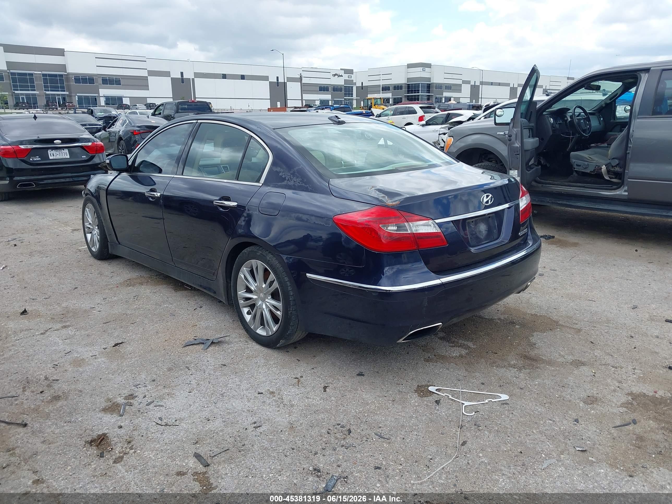 2013 Hyundai Genesis 3.8 Blue vin: KMHGC4DD0DU222123