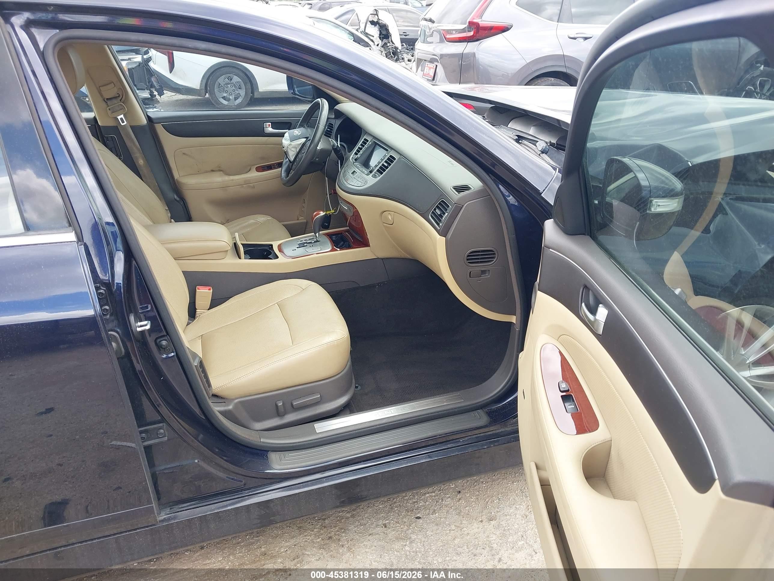 2013 Hyundai Genesis 3.8 Blue vin: KMHGC4DD0DU222123