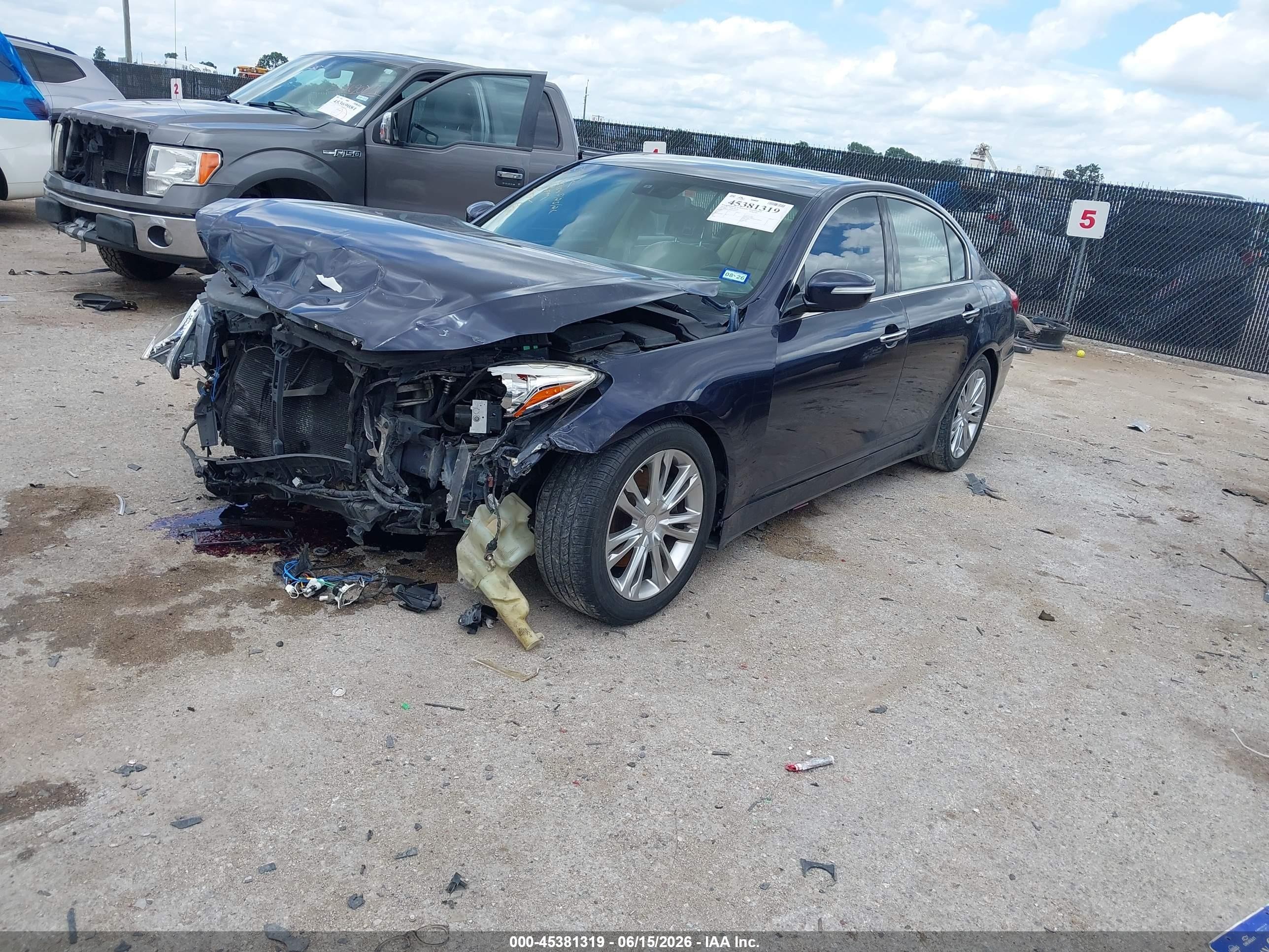 2013 Hyundai Genesis 3.8 Blue vin: KMHGC4DD0DU222123