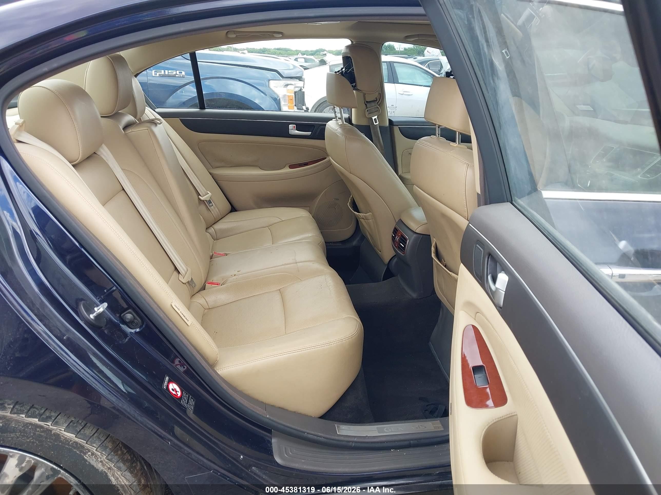 2013 Hyundai Genesis 3.8 Blue vin: KMHGC4DD0DU222123