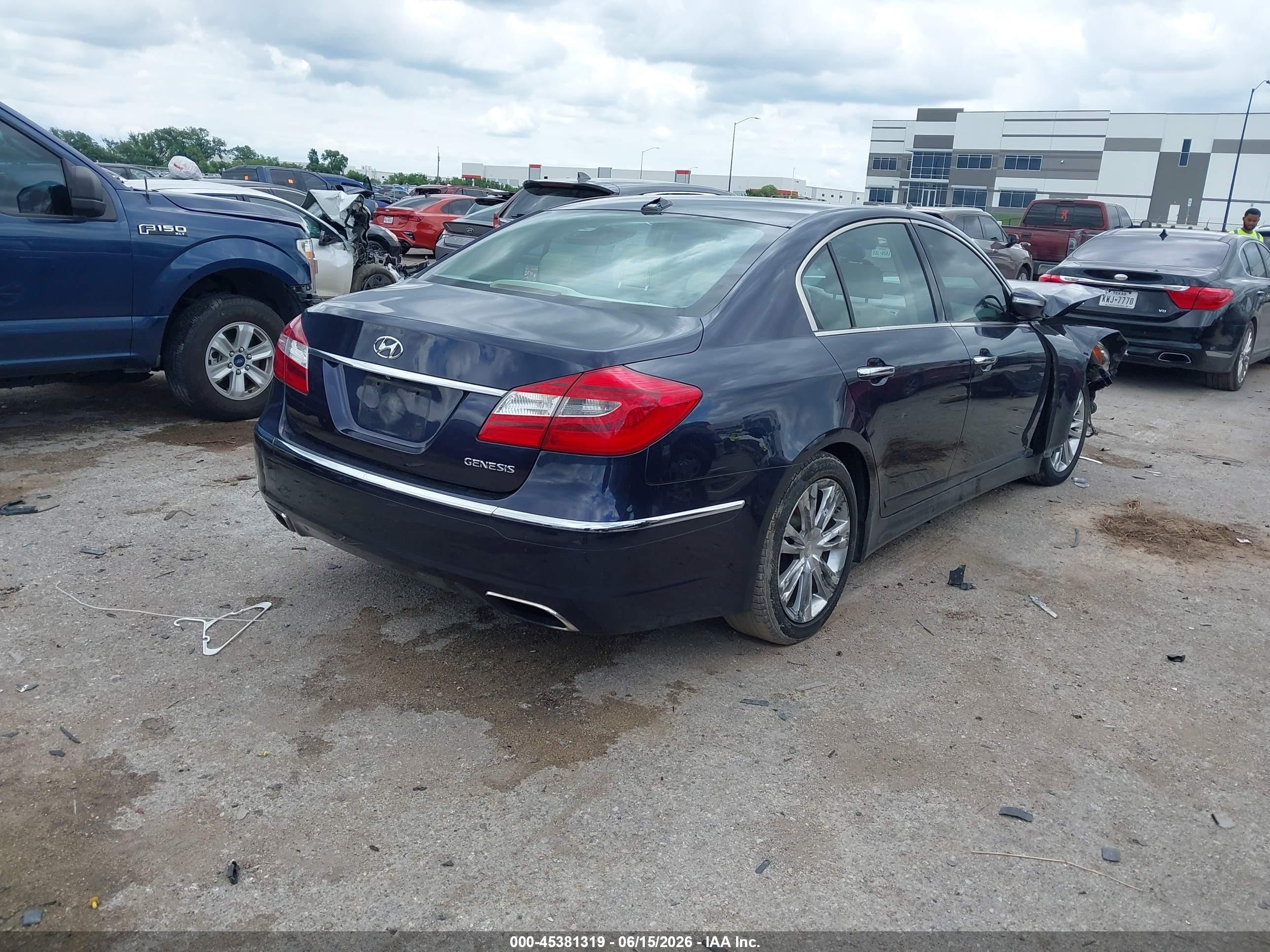 2013 Hyundai Genesis 3.8 Blue vin: KMHGC4DD0DU222123