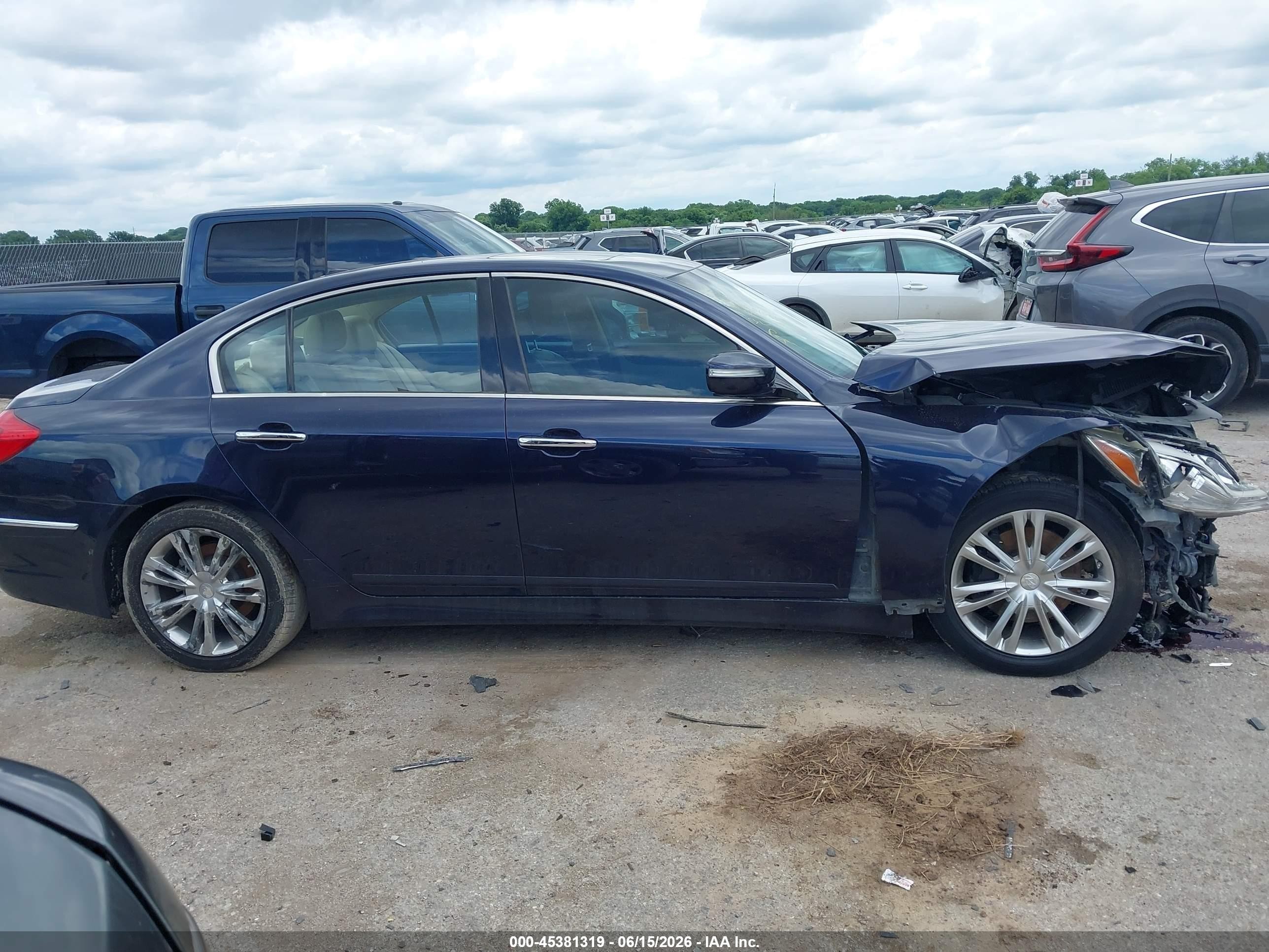 2013 Hyundai Genesis 3.8 Blue vin: KMHGC4DD0DU222123