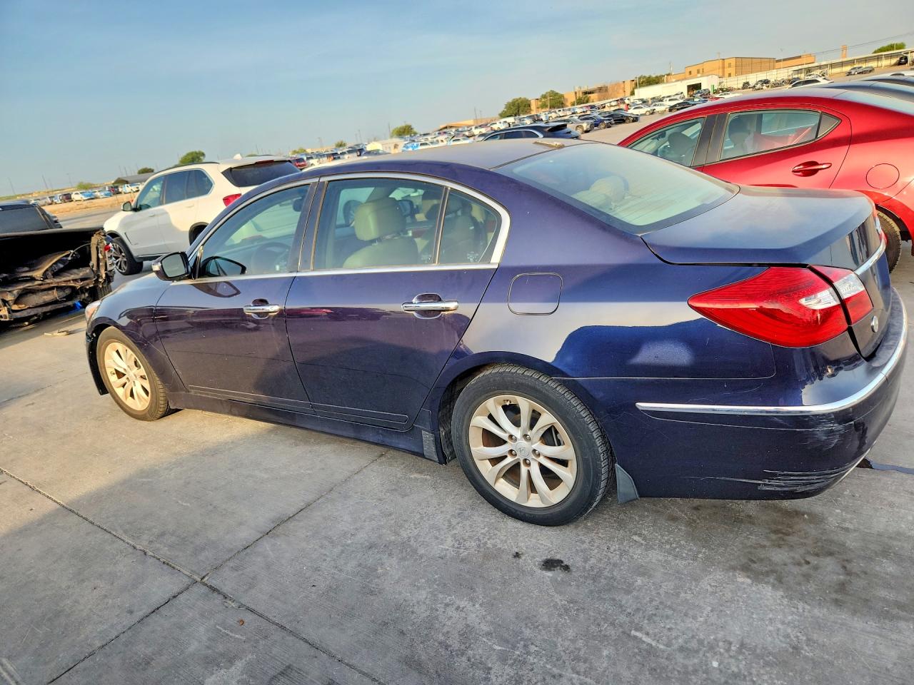 2013 Hyundai Genesis 3.8l Blue vin: KMHGC4DD0DU223370