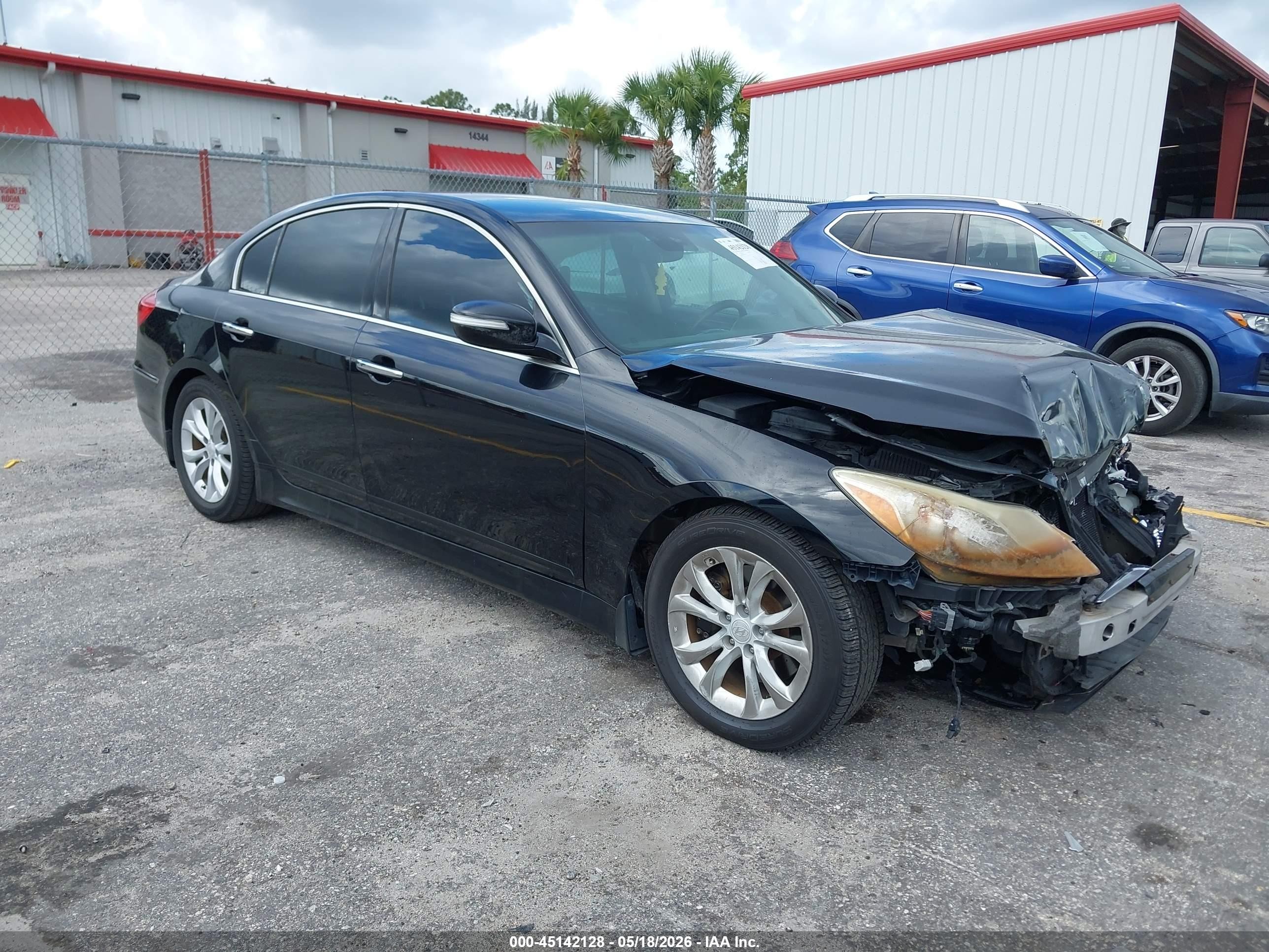 2013 Hyundai Genesis 3.8 Black vin: KMHGC4DD0DU228407