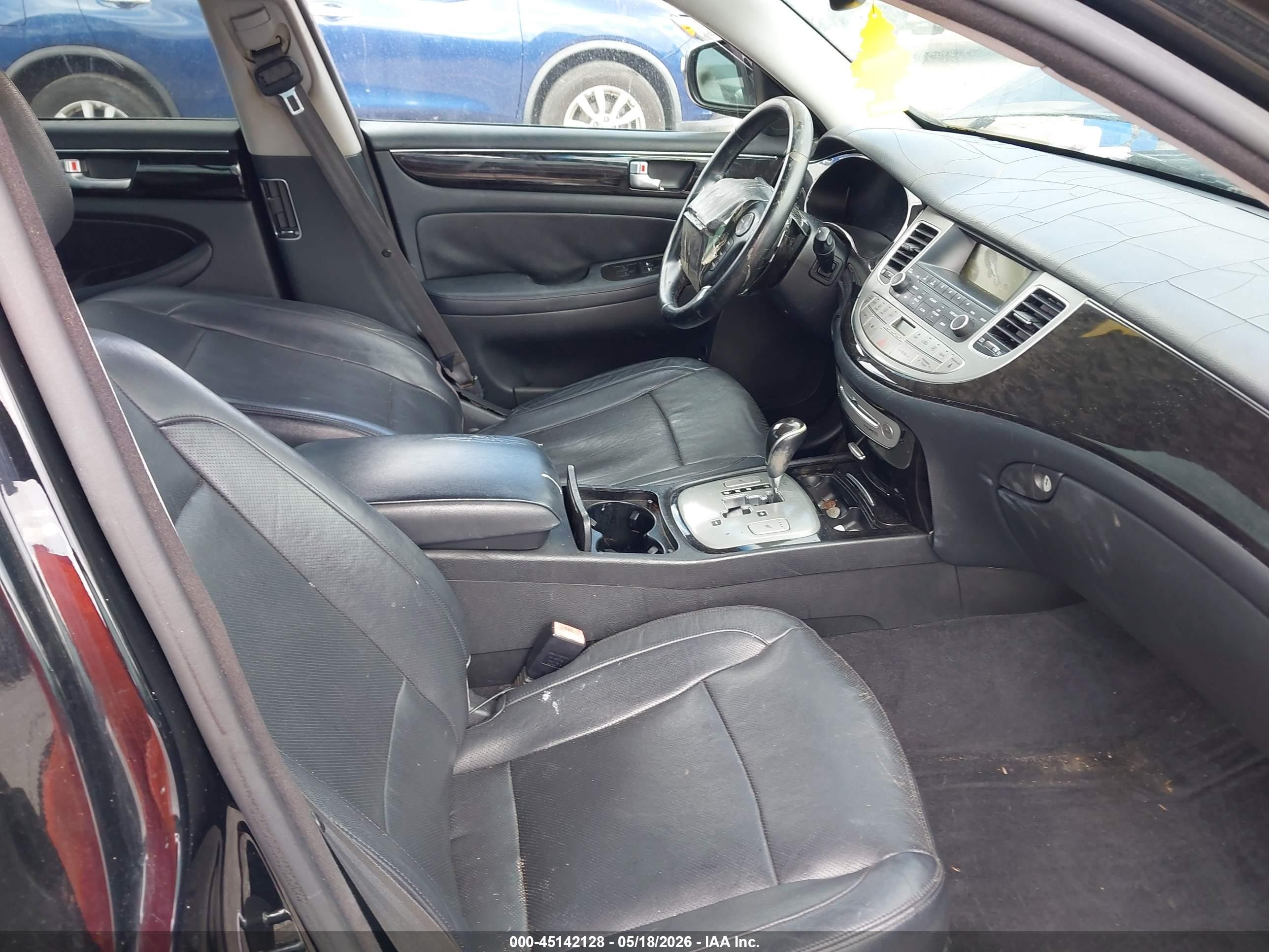 2013 Hyundai Genesis 3.8 Black vin: KMHGC4DD0DU228407