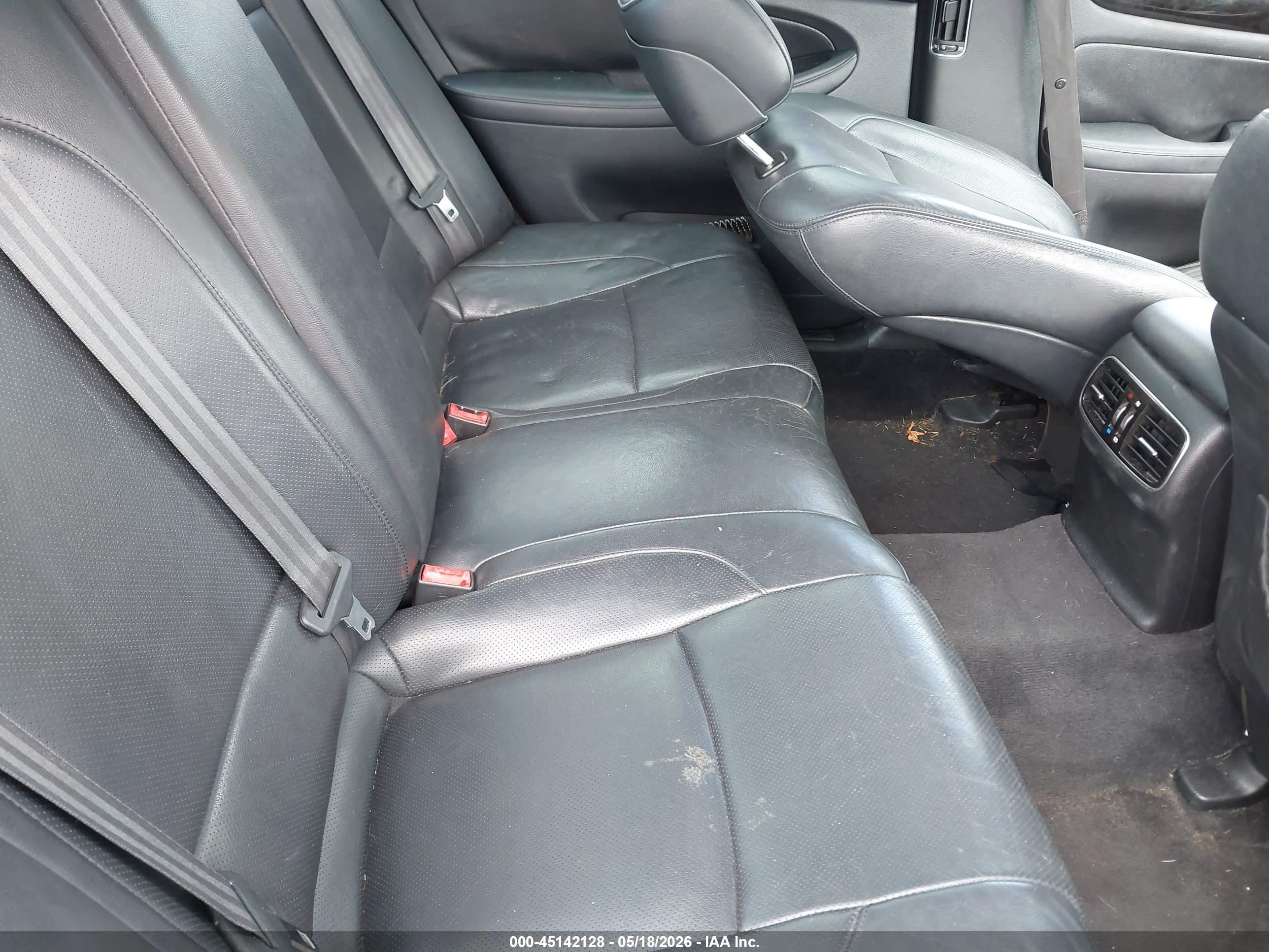 2013 Hyundai Genesis 3.8 Black vin: KMHGC4DD0DU228407