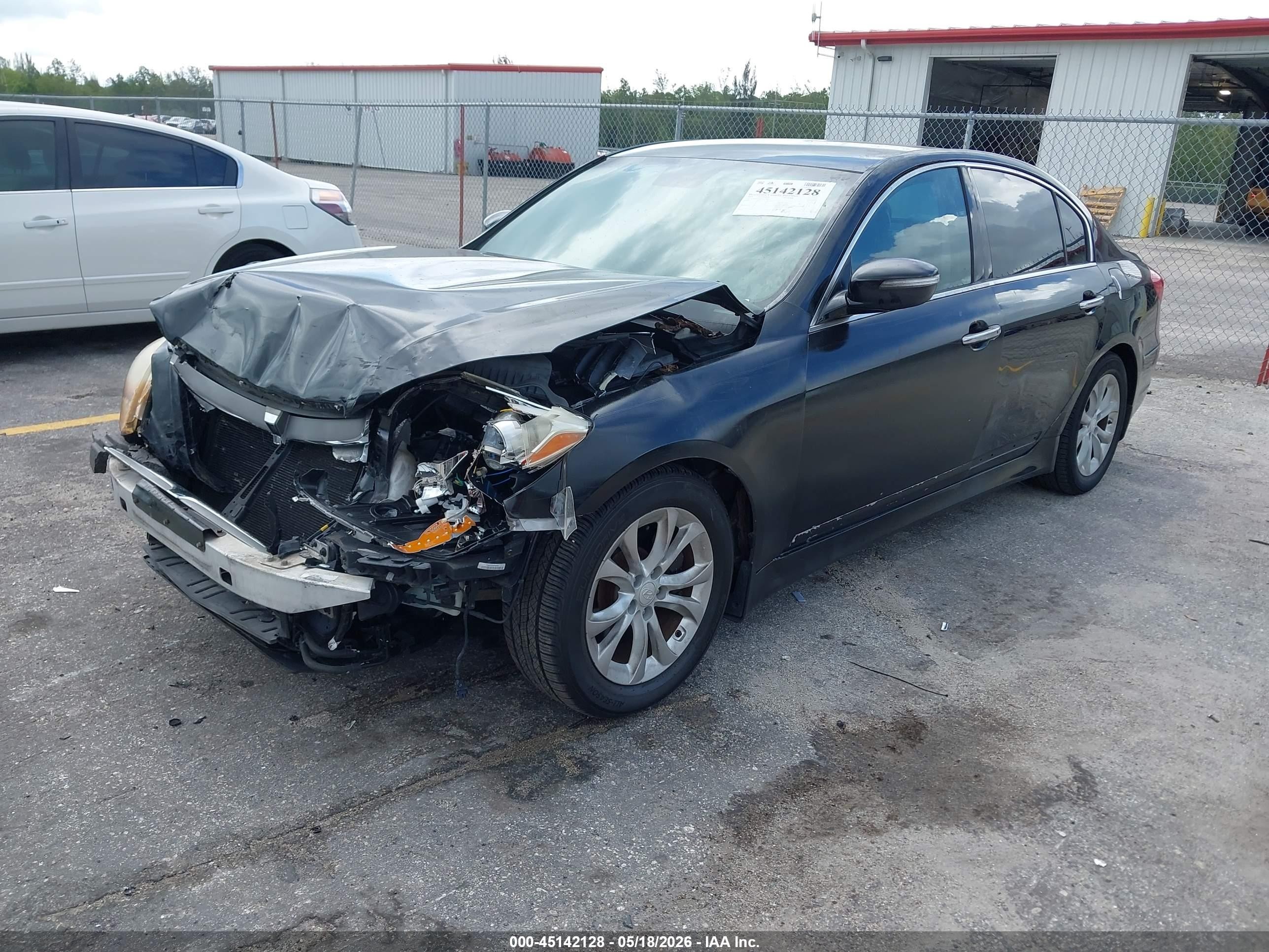 2013 Hyundai Genesis 3.8 Black vin: KMHGC4DD0DU228407
