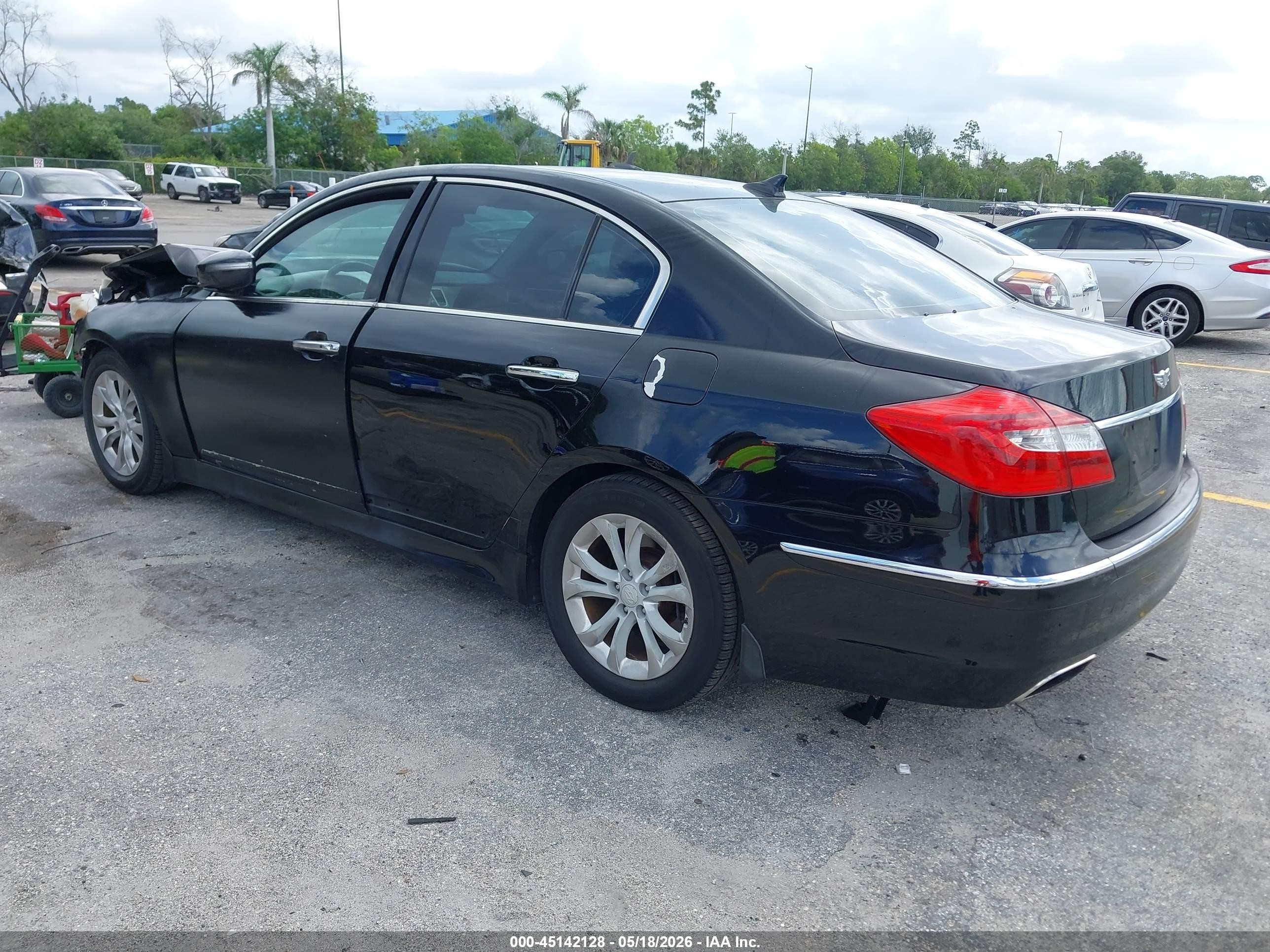 2013 Hyundai Genesis 3.8 Black vin: KMHGC4DD0DU228407