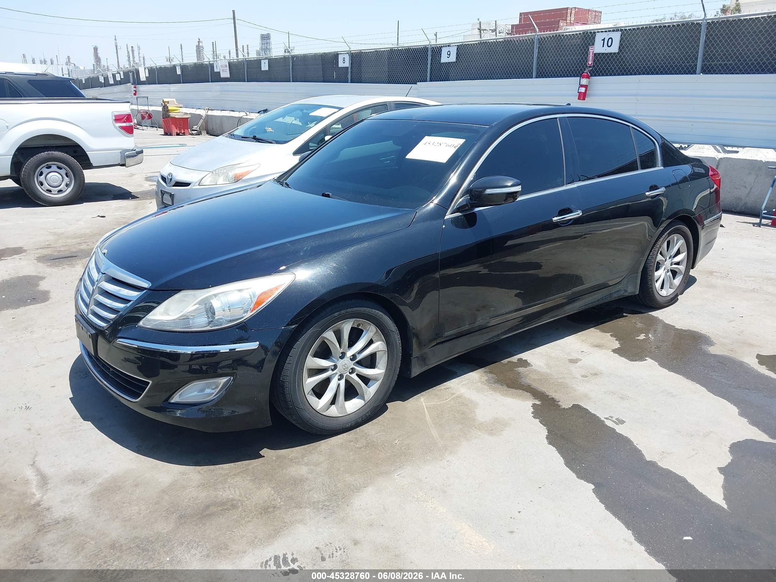 2013 Hyundai Genesis 3.8 Black vin: KMHGC4DD0DU233090
