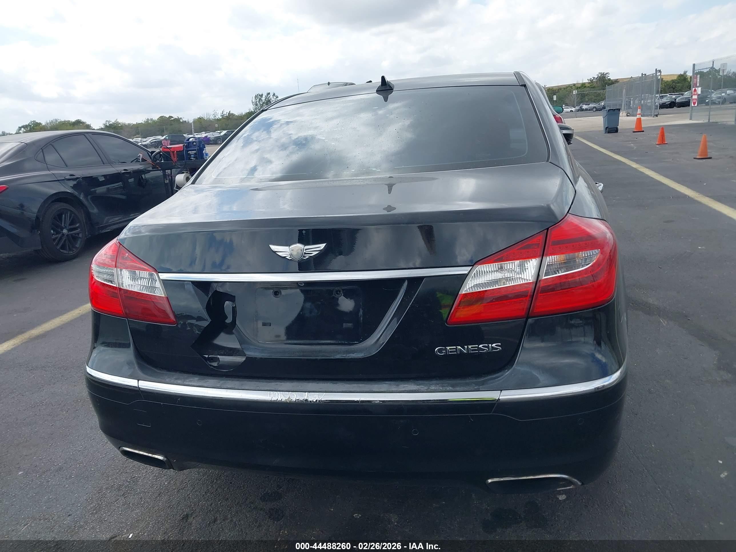2013 Hyundai Genesis 3.8 Black vin: KMHGC4DD0DU241495