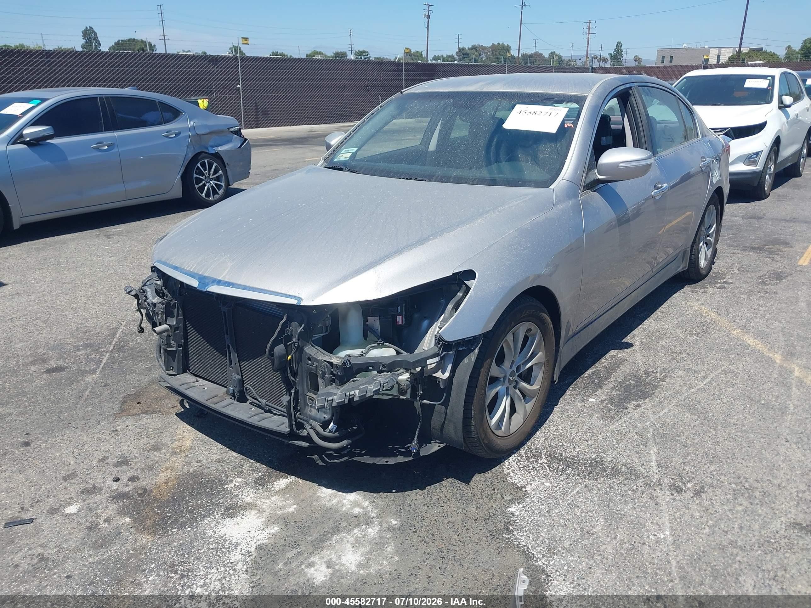2013 Hyundai Genesis 3.8 Silver vin: KMHGC4DD0DU247443