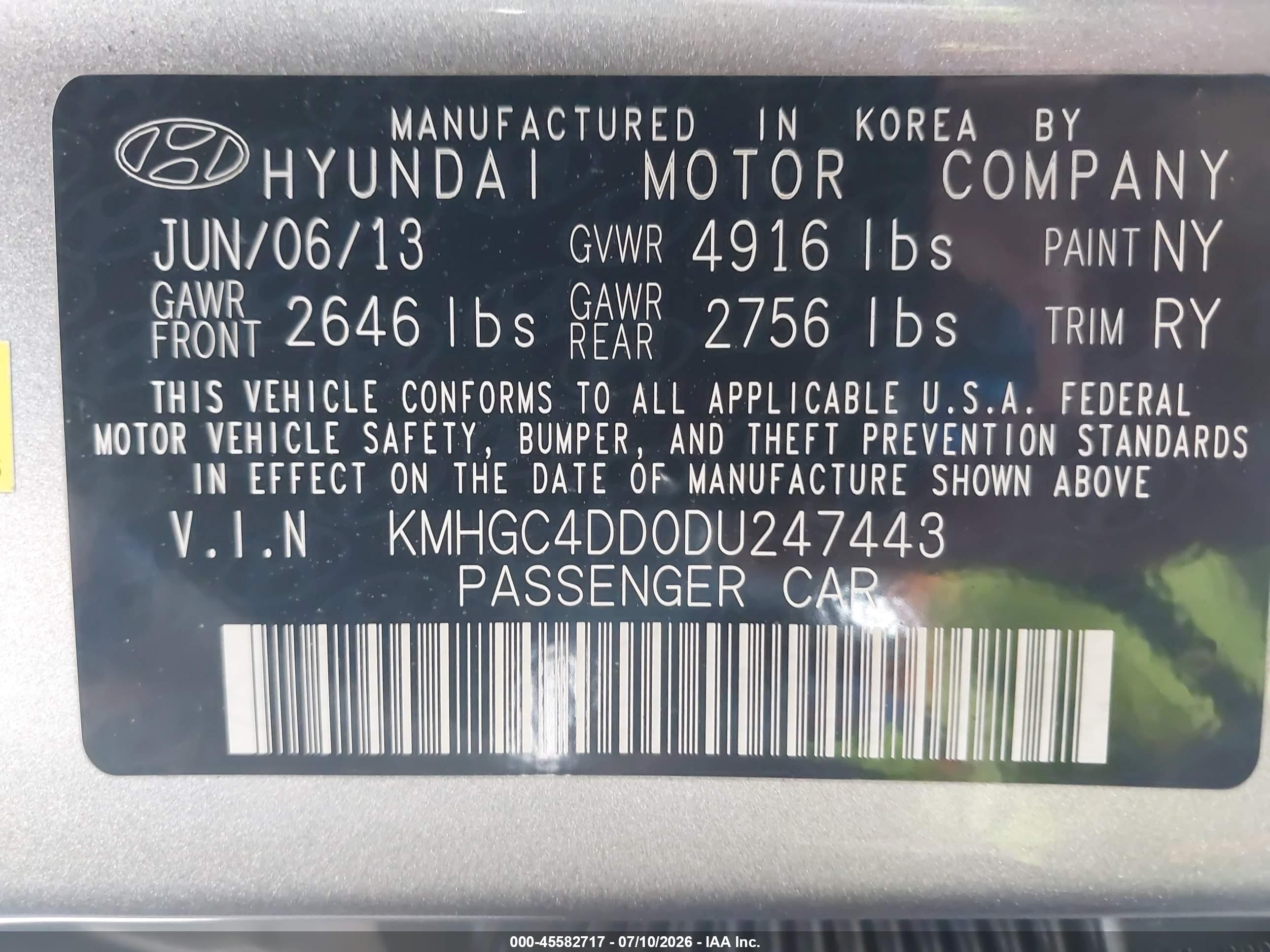 2013 Hyundai Genesis 3.8 Silver vin: KMHGC4DD0DU247443