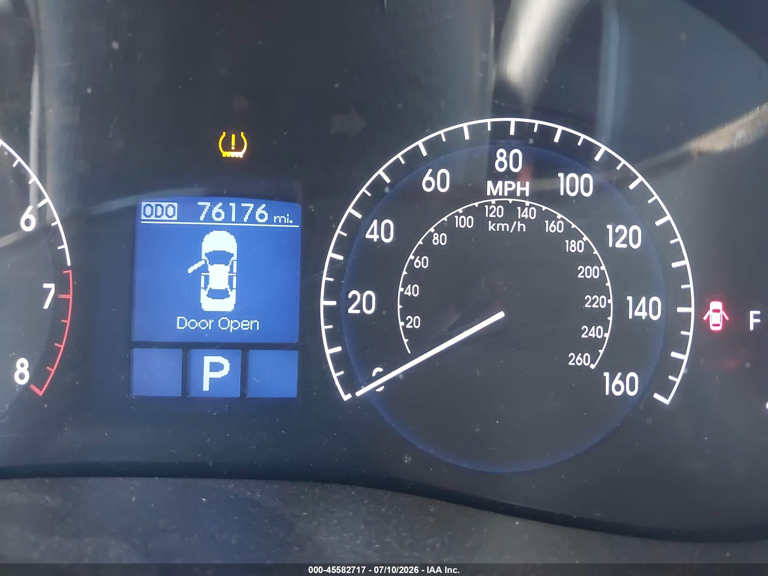 2013 Hyundai Genesis 3.8 Silver vin: KMHGC4DD0DU247443